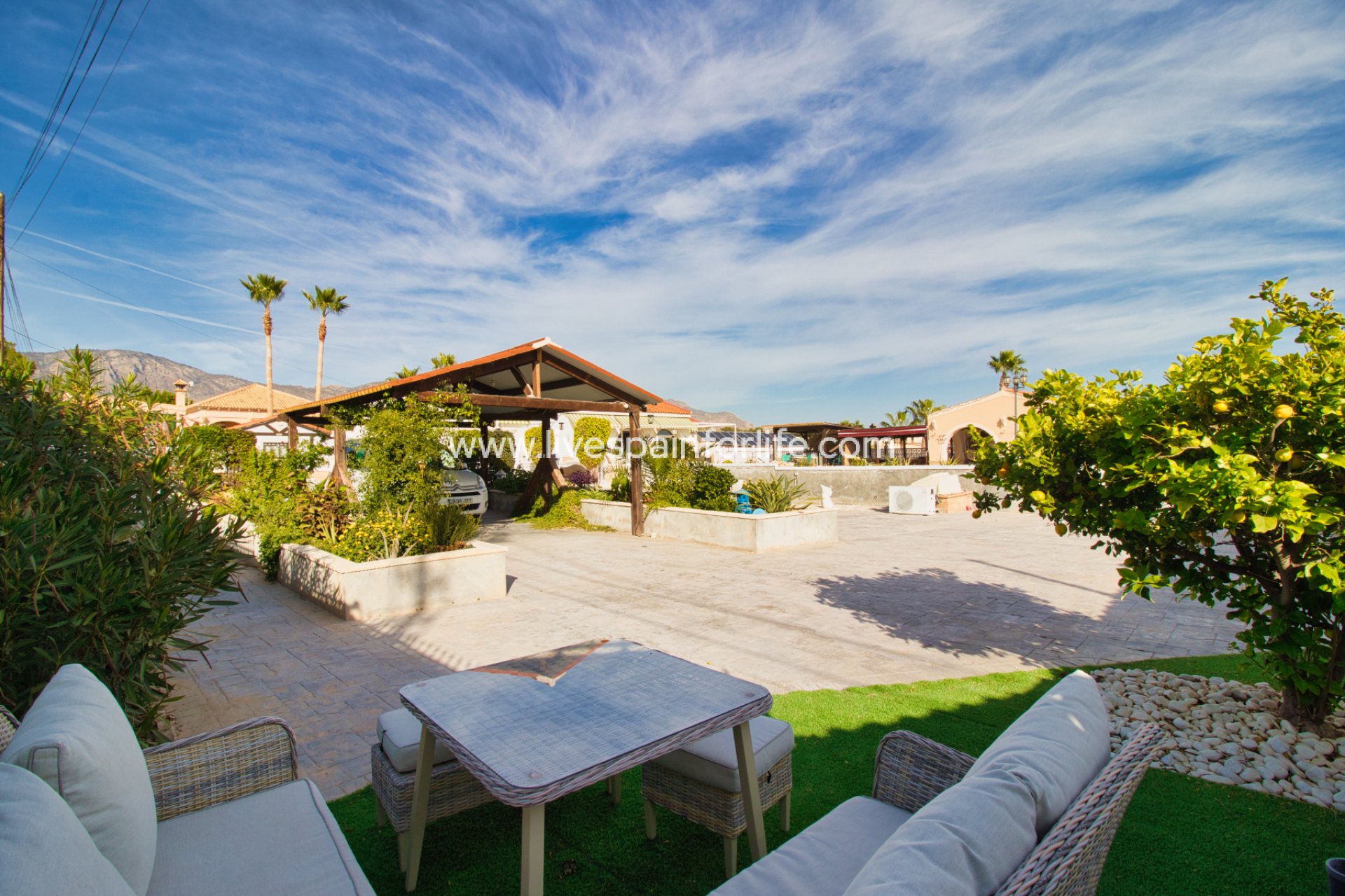 Resale - Country Property -
Albatera