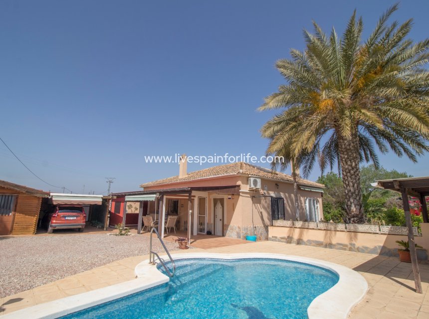 Resale - Country Property -
Albatera