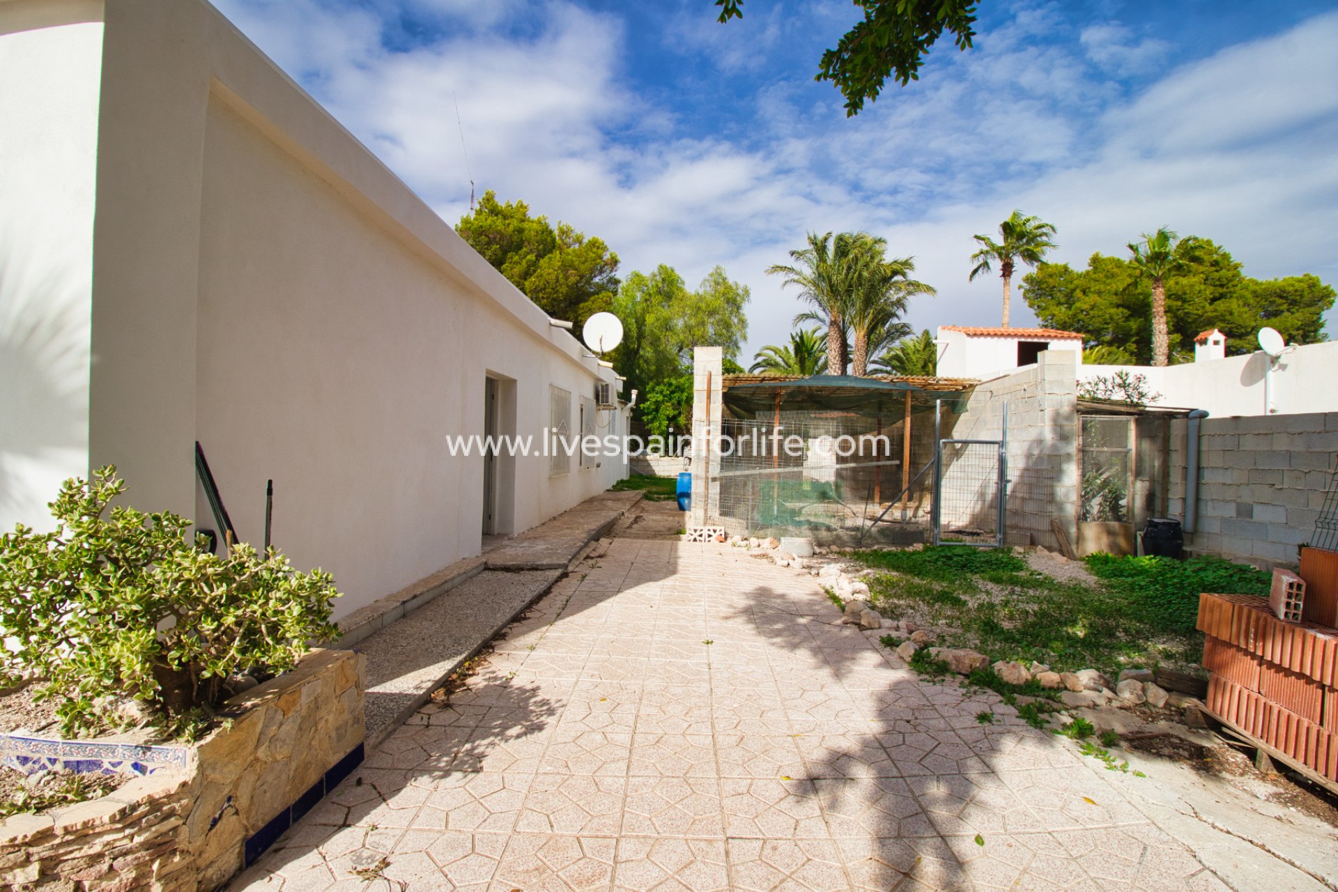 Resale - Country Property -
Albatera