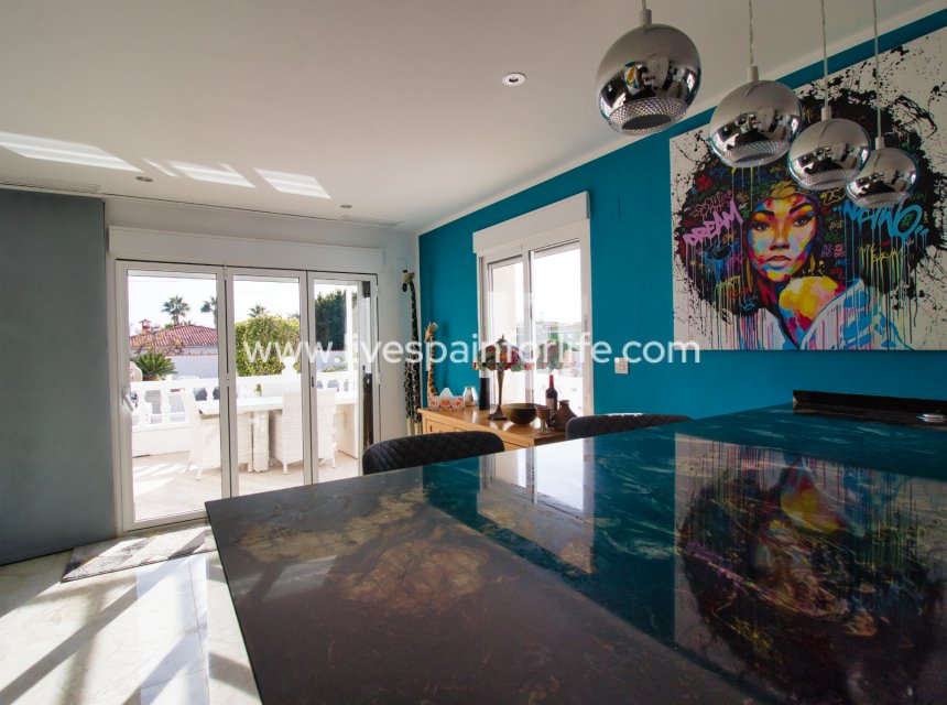 Resale - Country Property -
Albatera