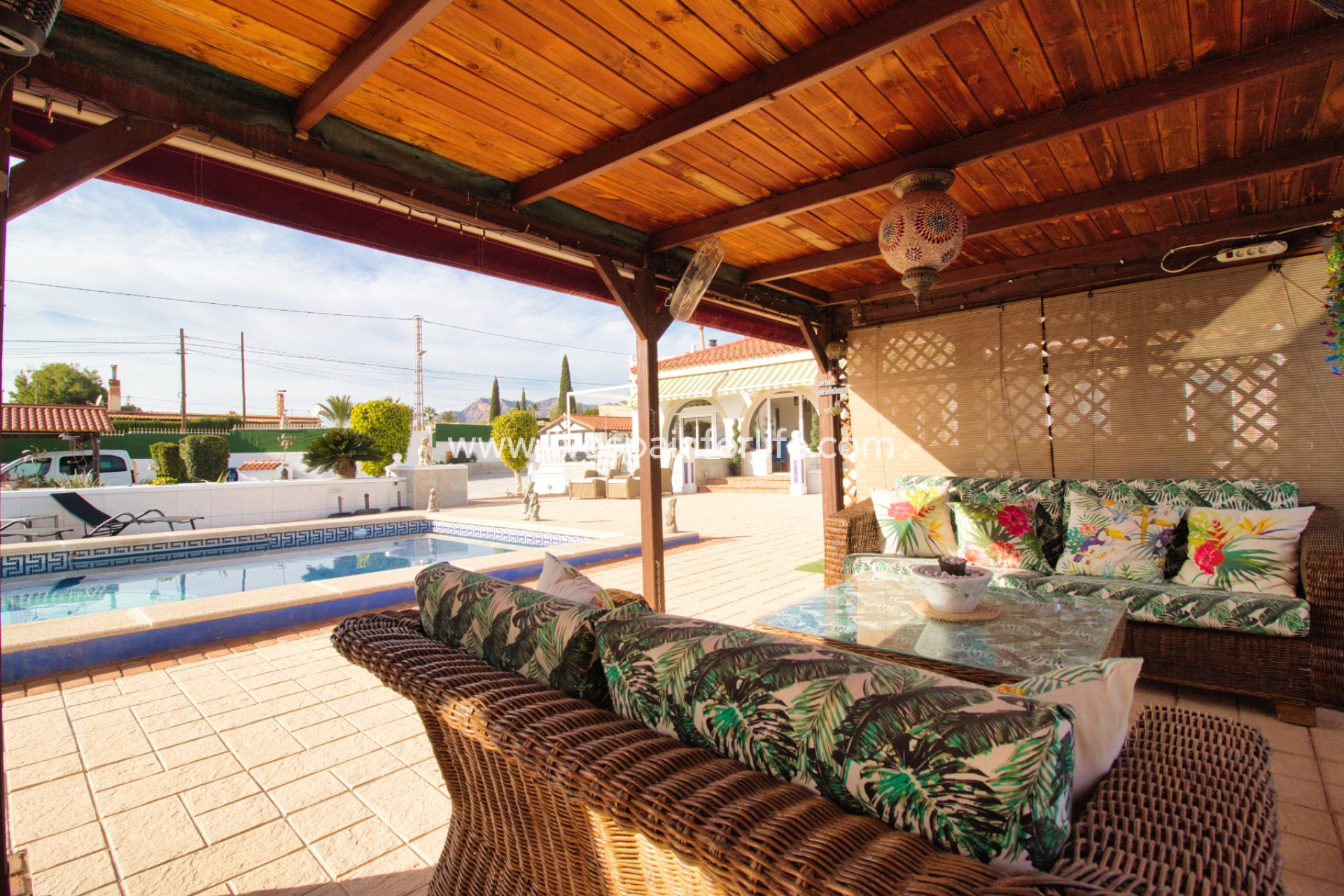 Resale - Country Property -
Albatera