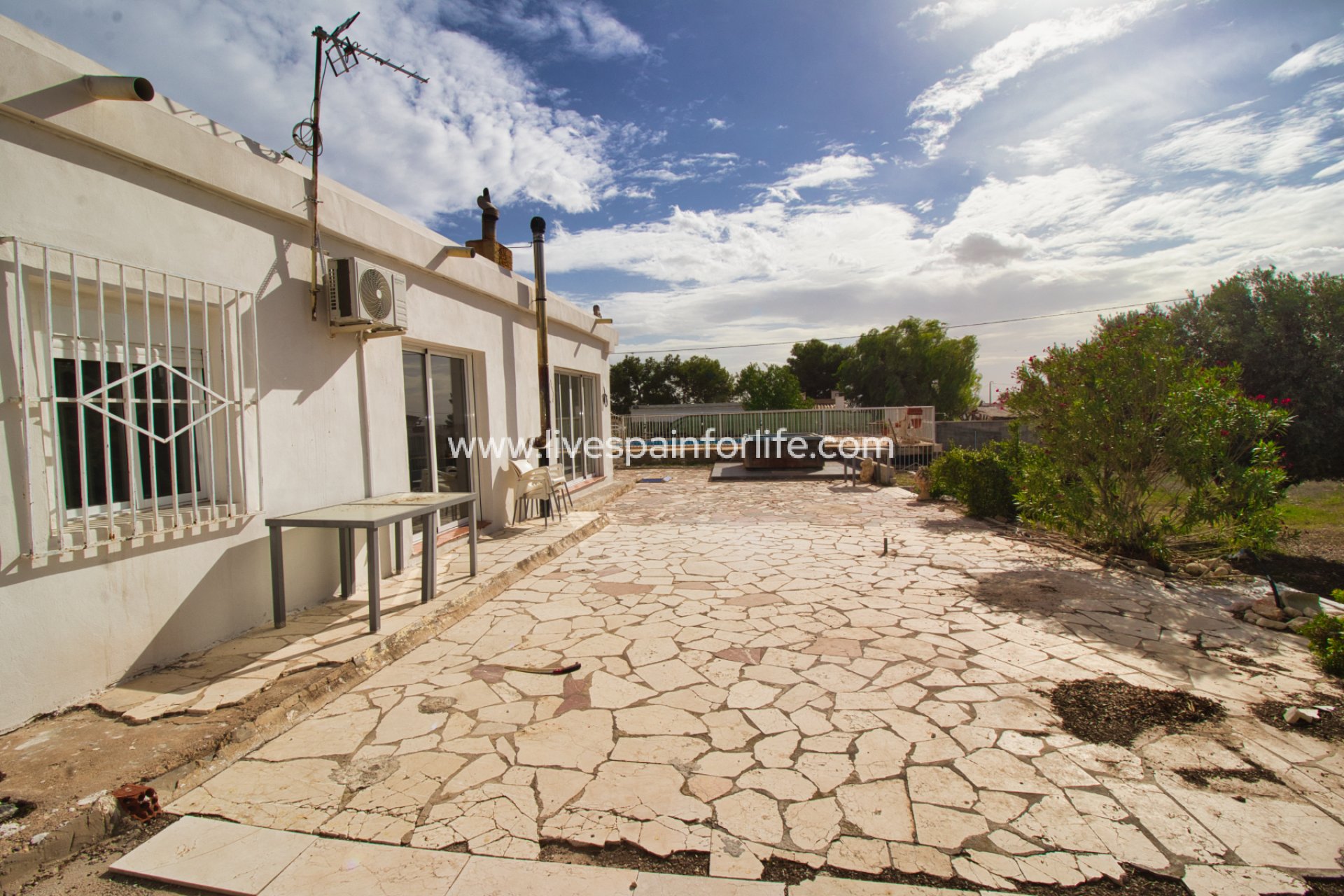 Resale - Country Property -
Albatera
