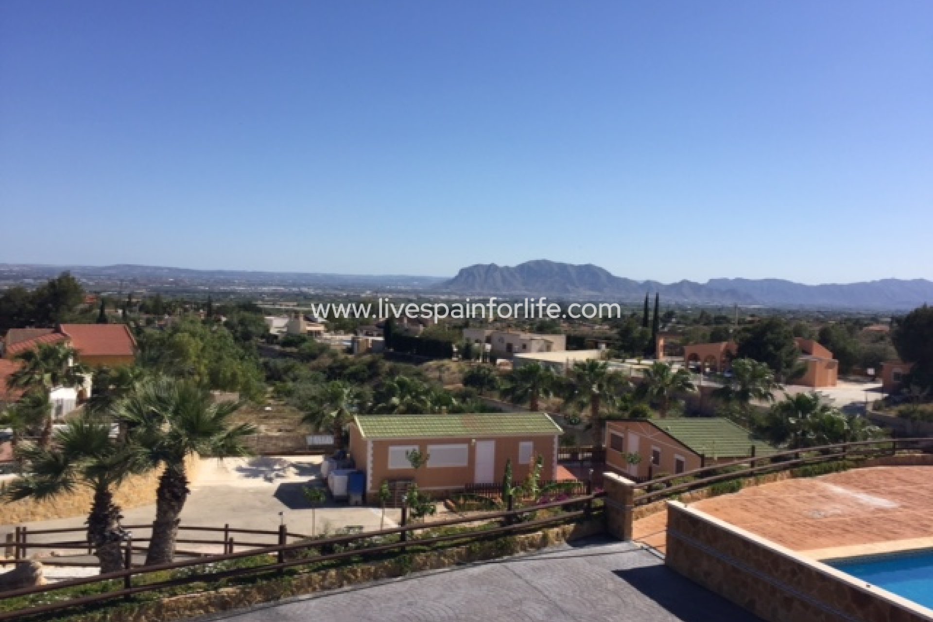 Resale - Country Property -
Albatera