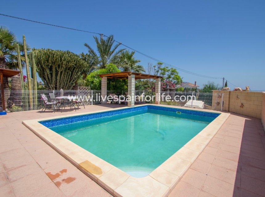 Resale - Country Property -
Albatera