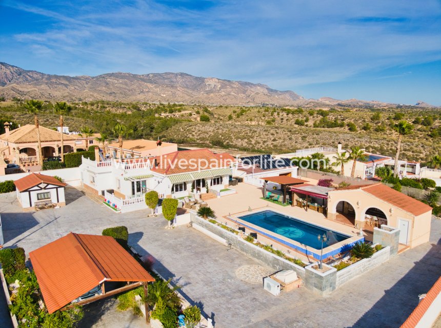 Resale - Country Property -
Albatera