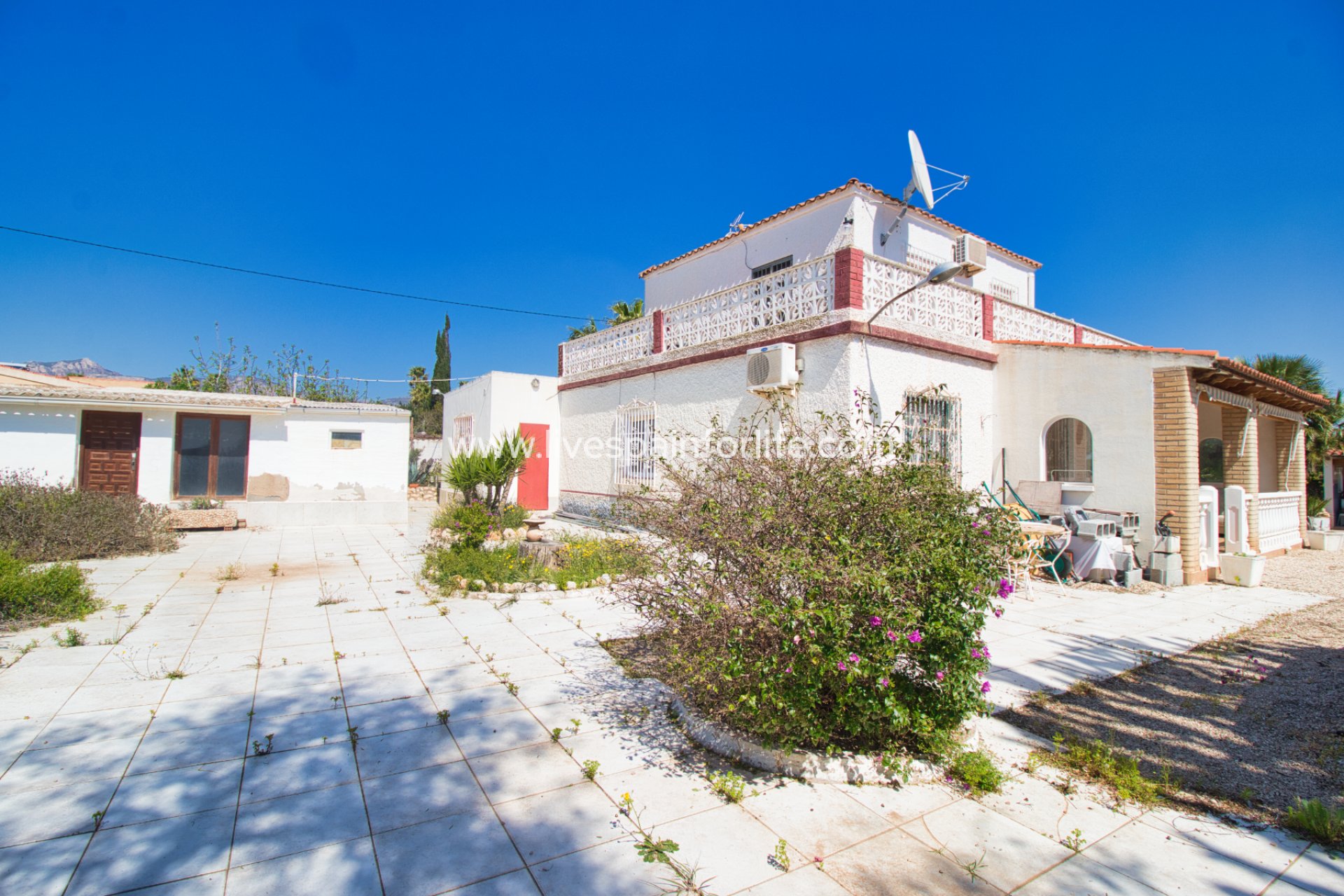 Resale - Country Property -
Albatera