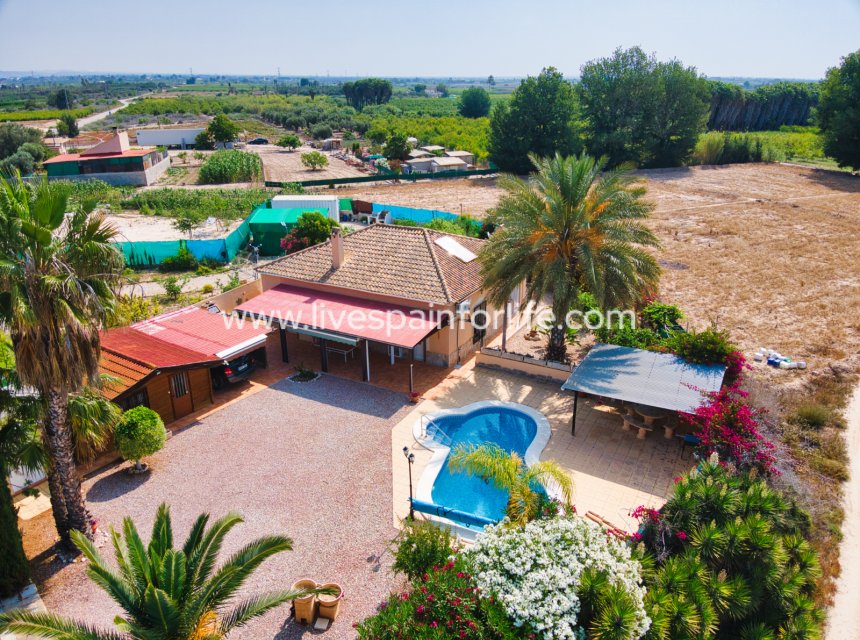 Resale - Country Property -
Albatera