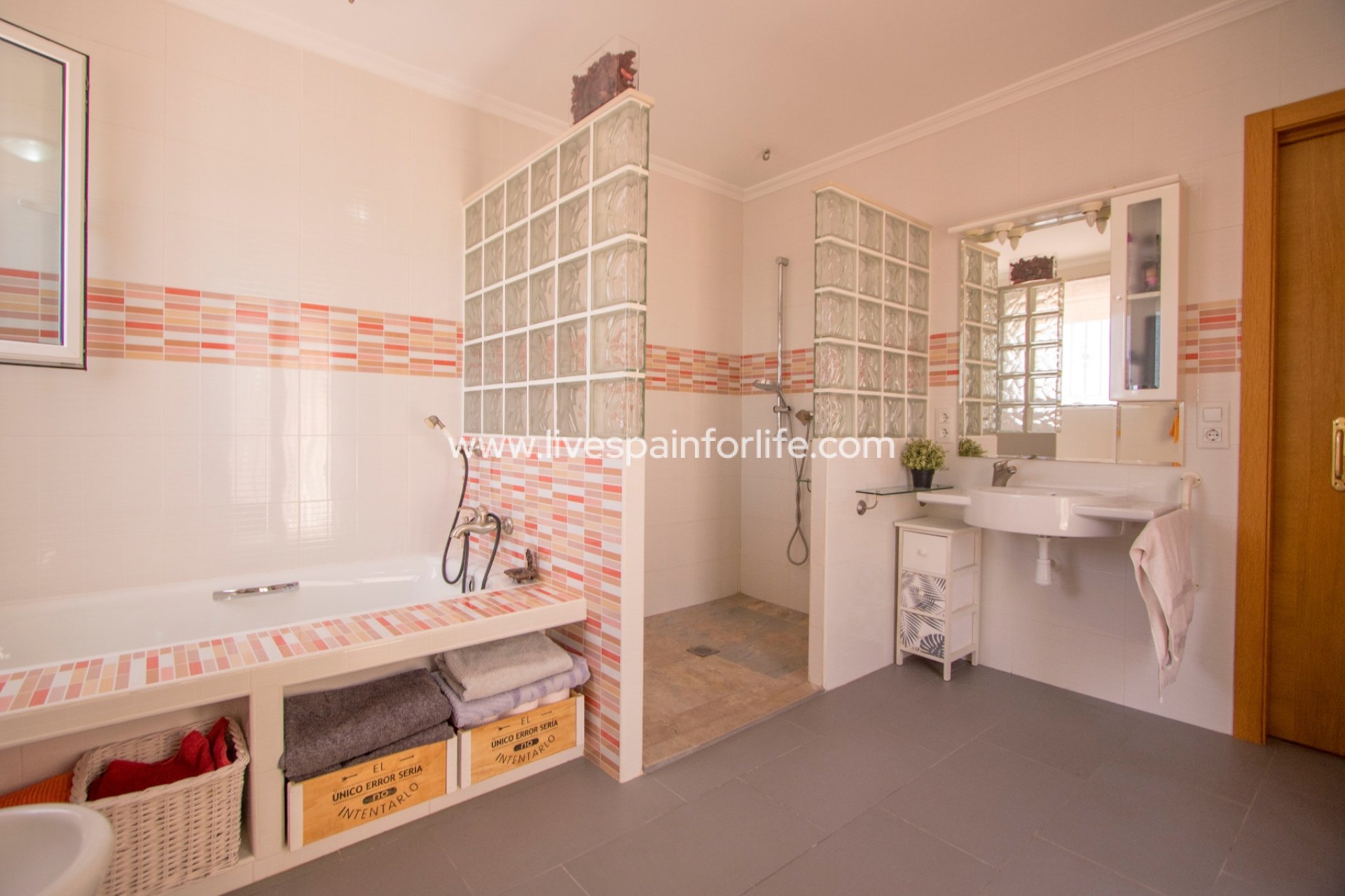 Resale - Country Property -
Albatera