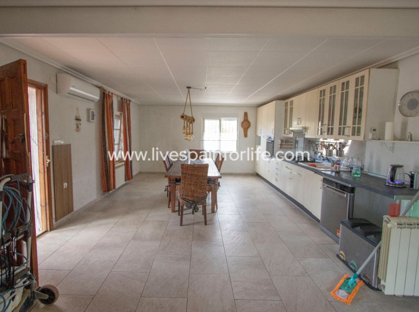 Resale - Country Property -
Albatera