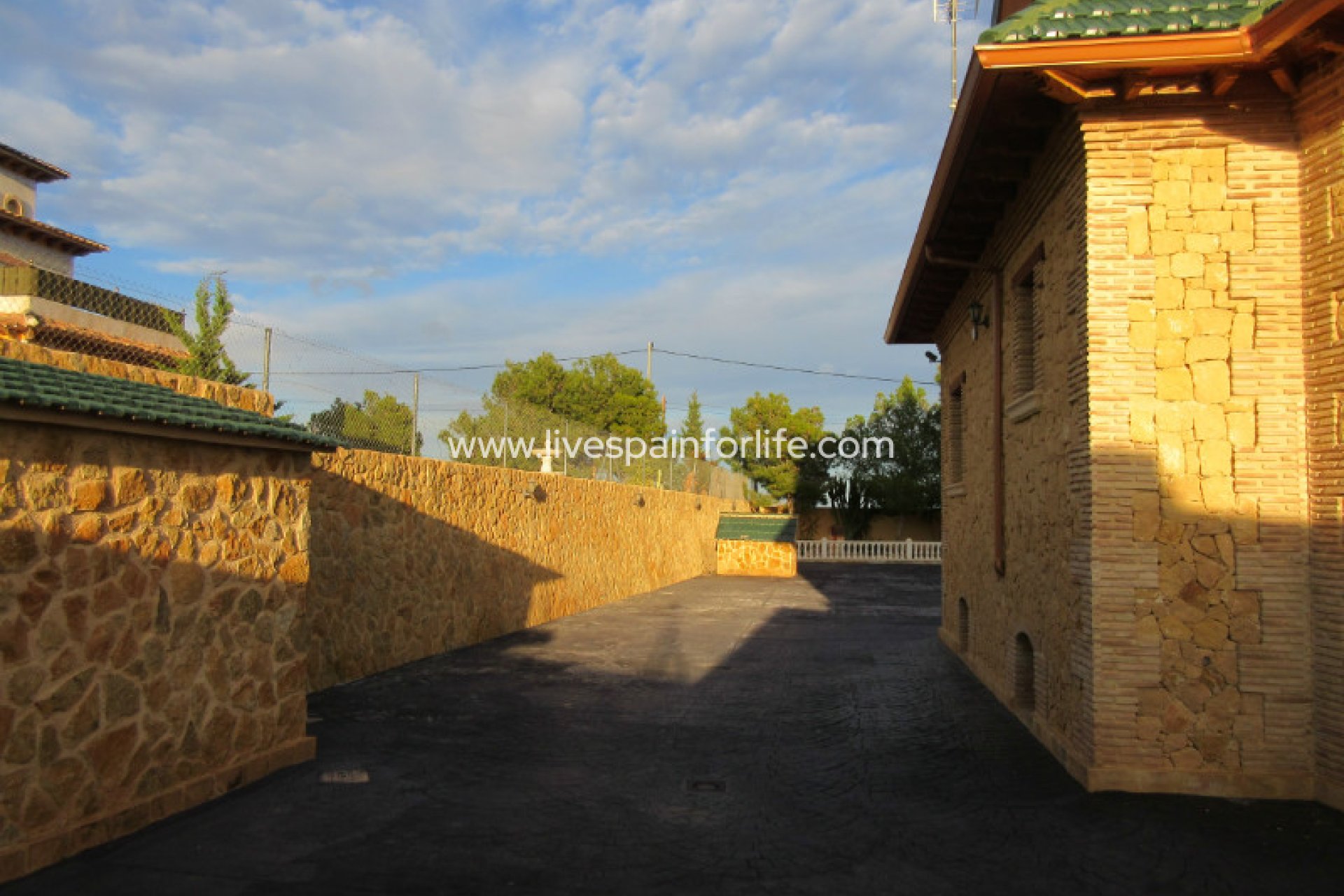 Resale - Country Property -
Albatera