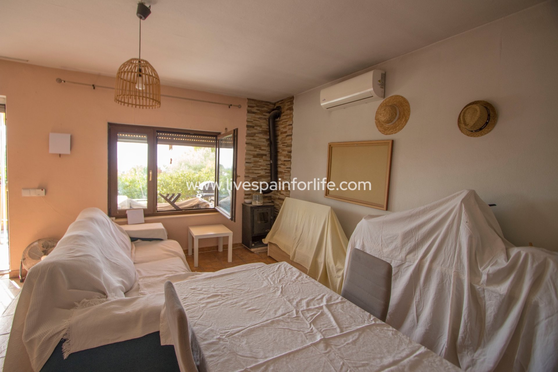 Resale - Country Property -
Albatera