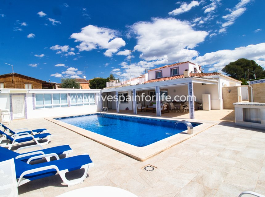 Resale - Country Property -
Albatera