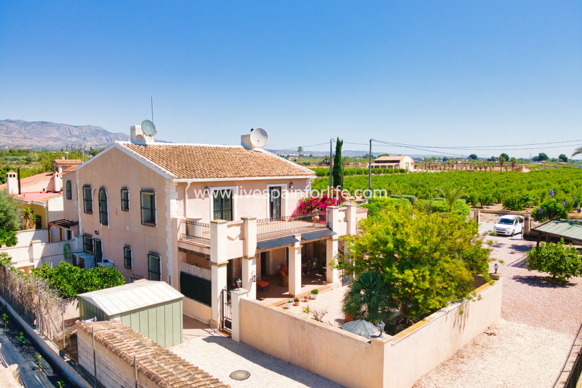 Resale - Country Property -
Albatera