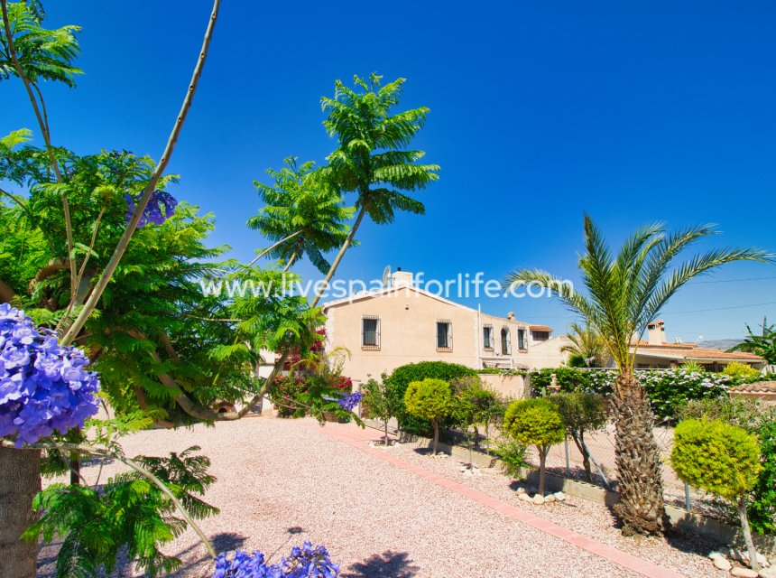 Resale - Country Property -
Albatera