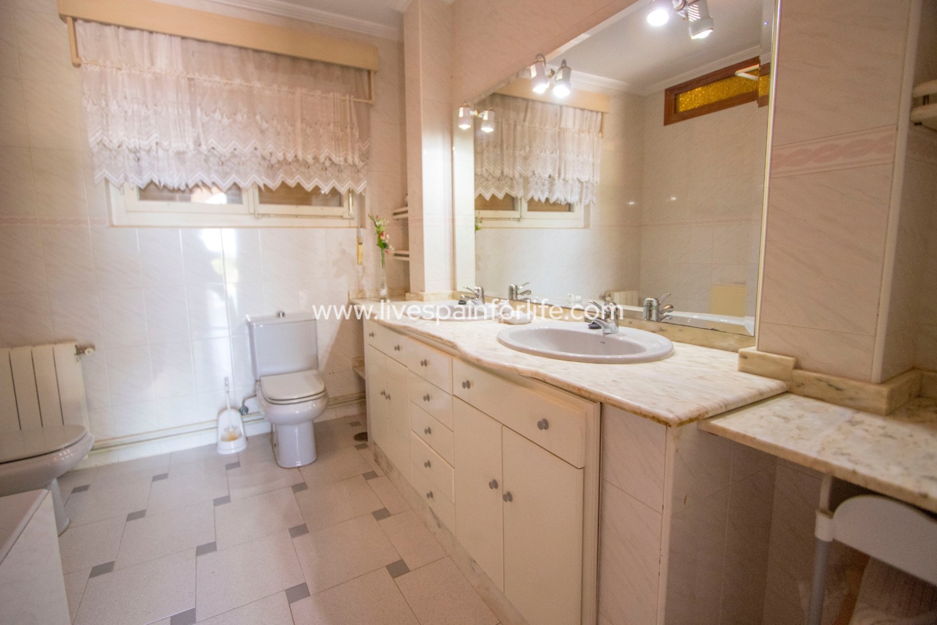 Resale - Country Property -
Albatera