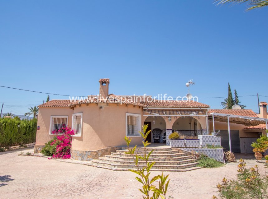 Resale - Country Property -
Albatera