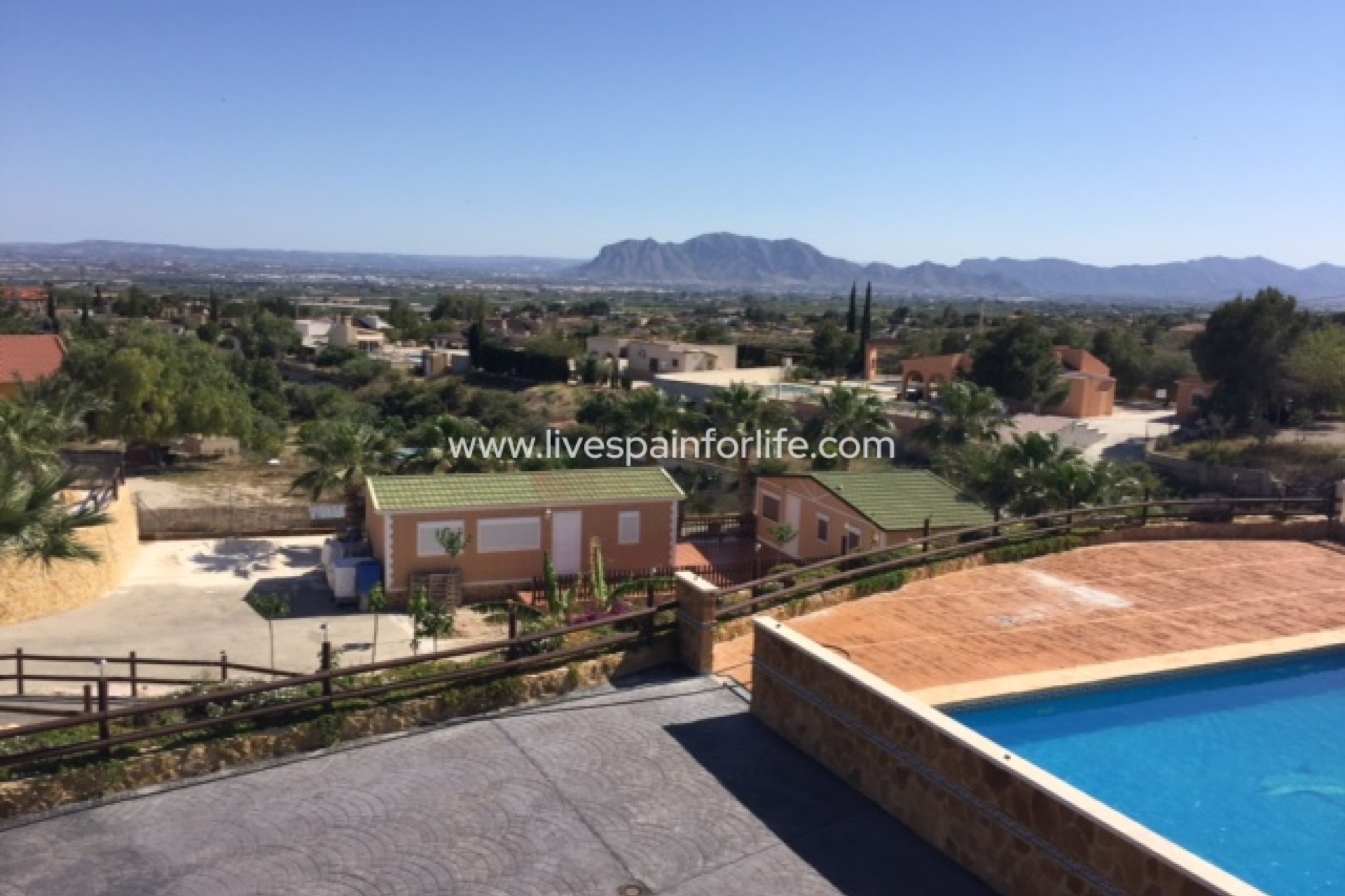 Resale - Country Property -
Albatera