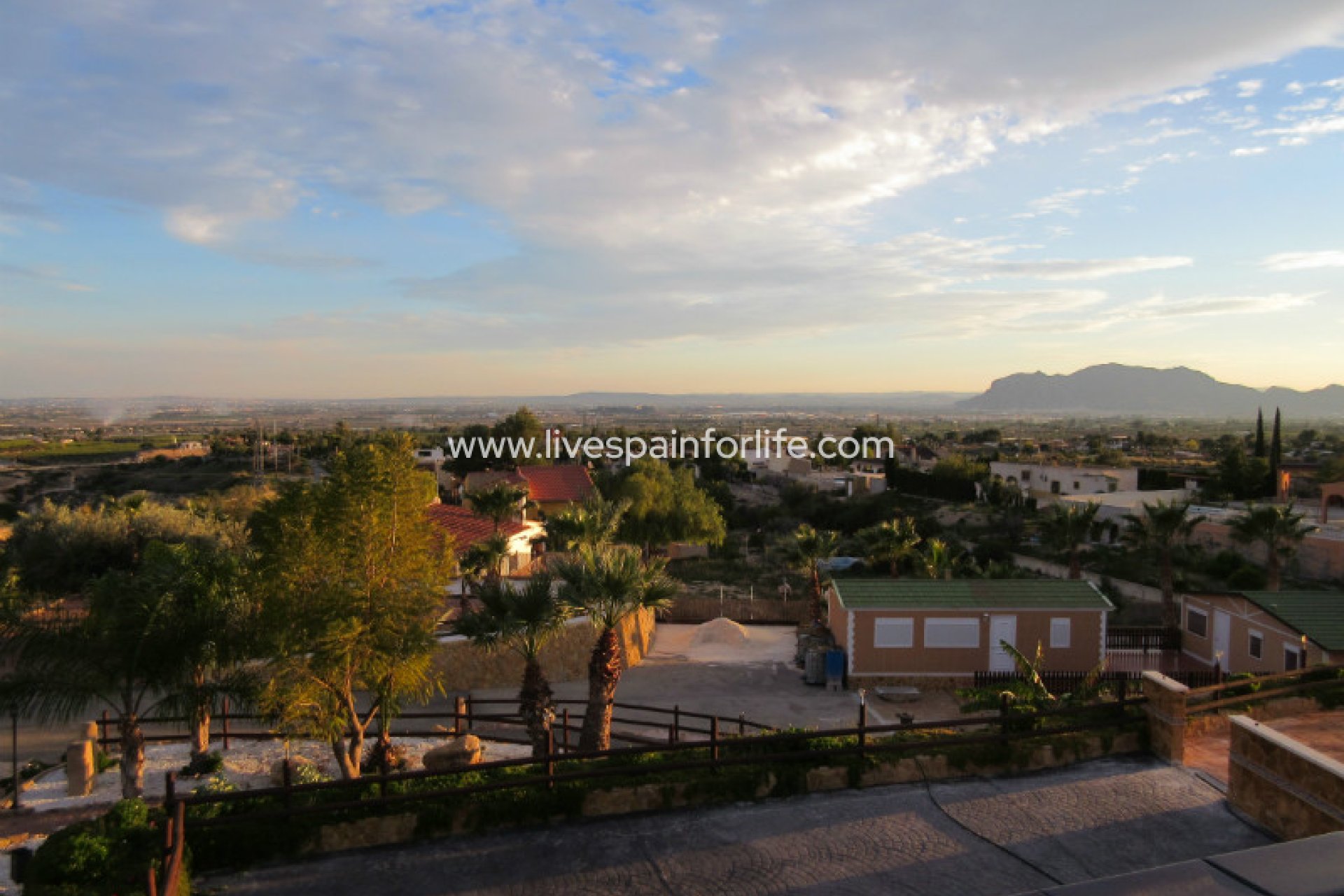 Resale - Country Property -
Albatera