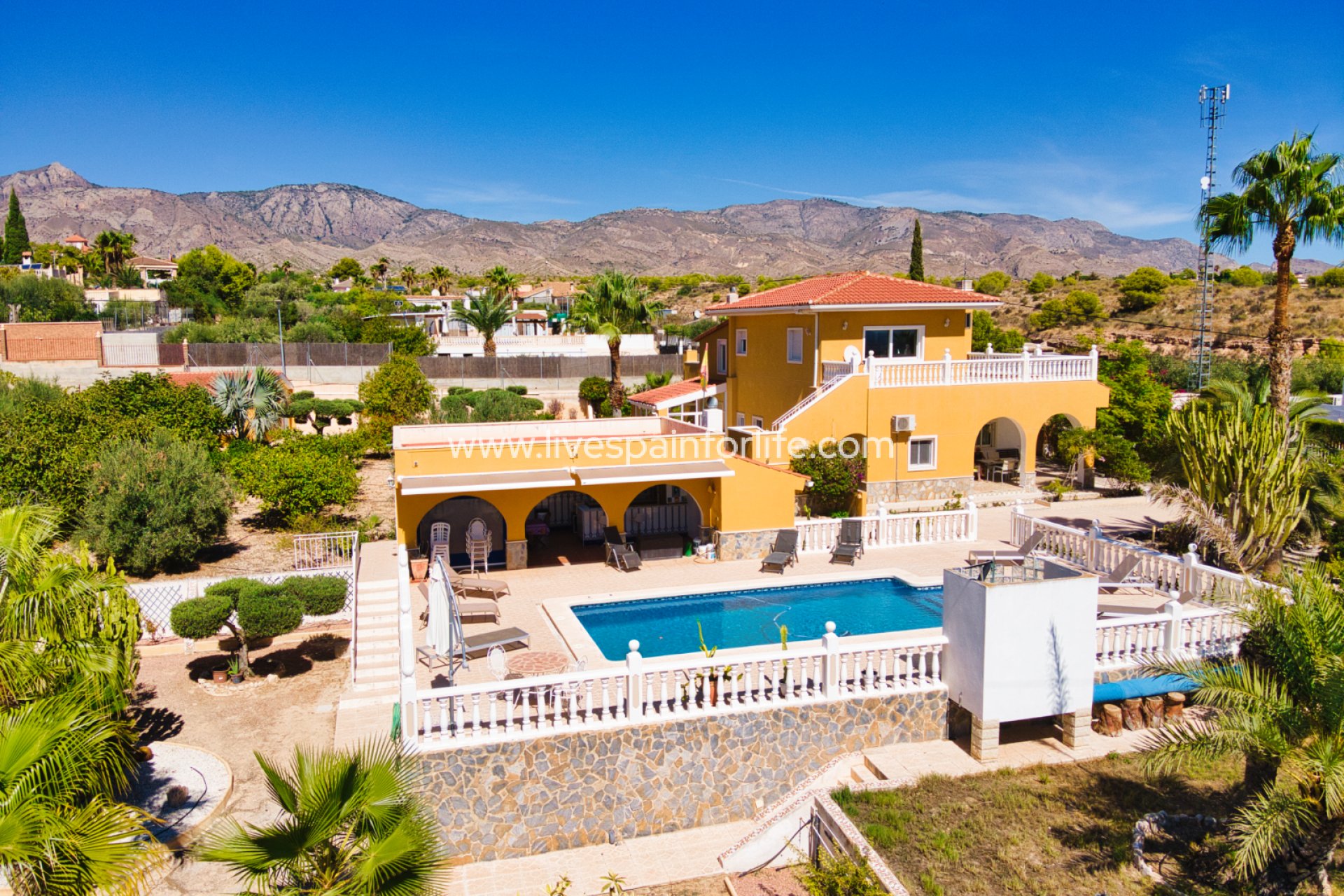 Resale - Country Property -
Albatera