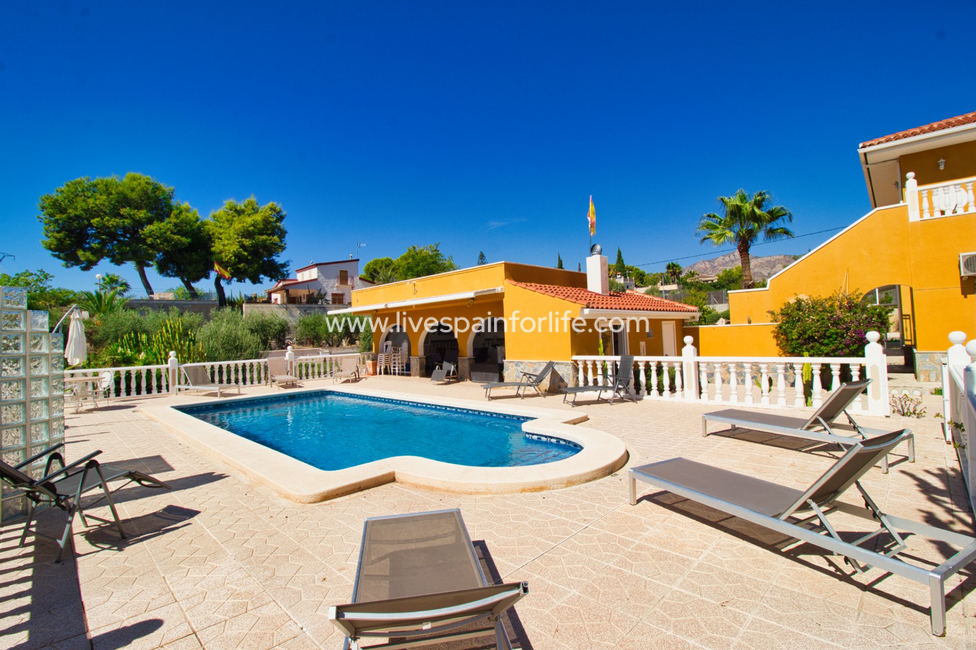 Resale - Country Property -
Albatera