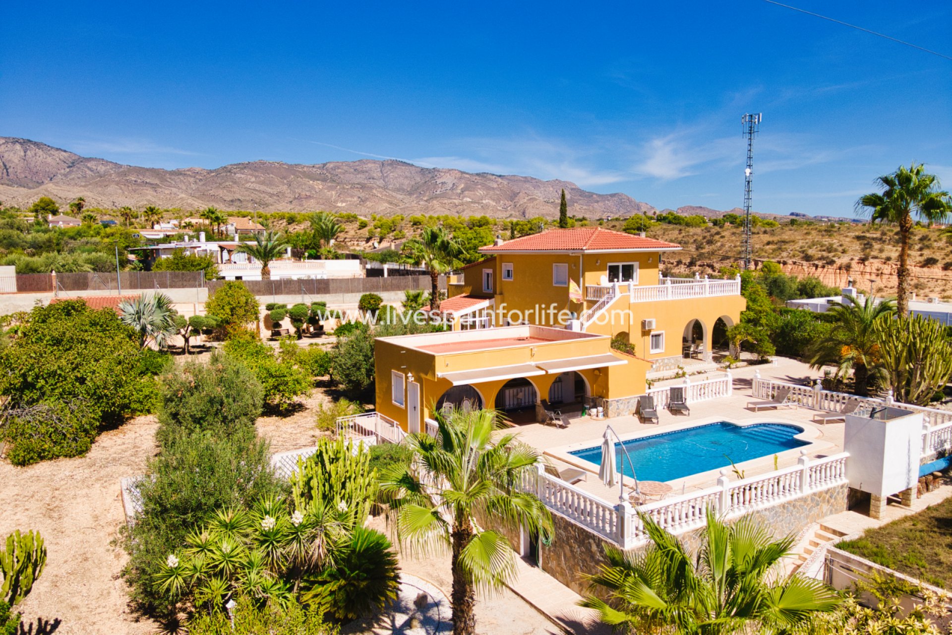 Resale - Country Property -
Albatera