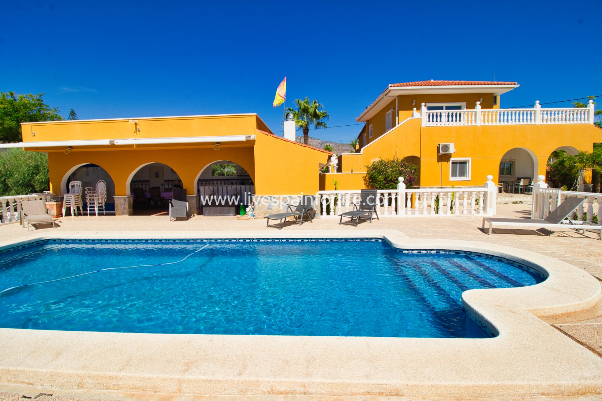 Resale - Country Property -
Albatera