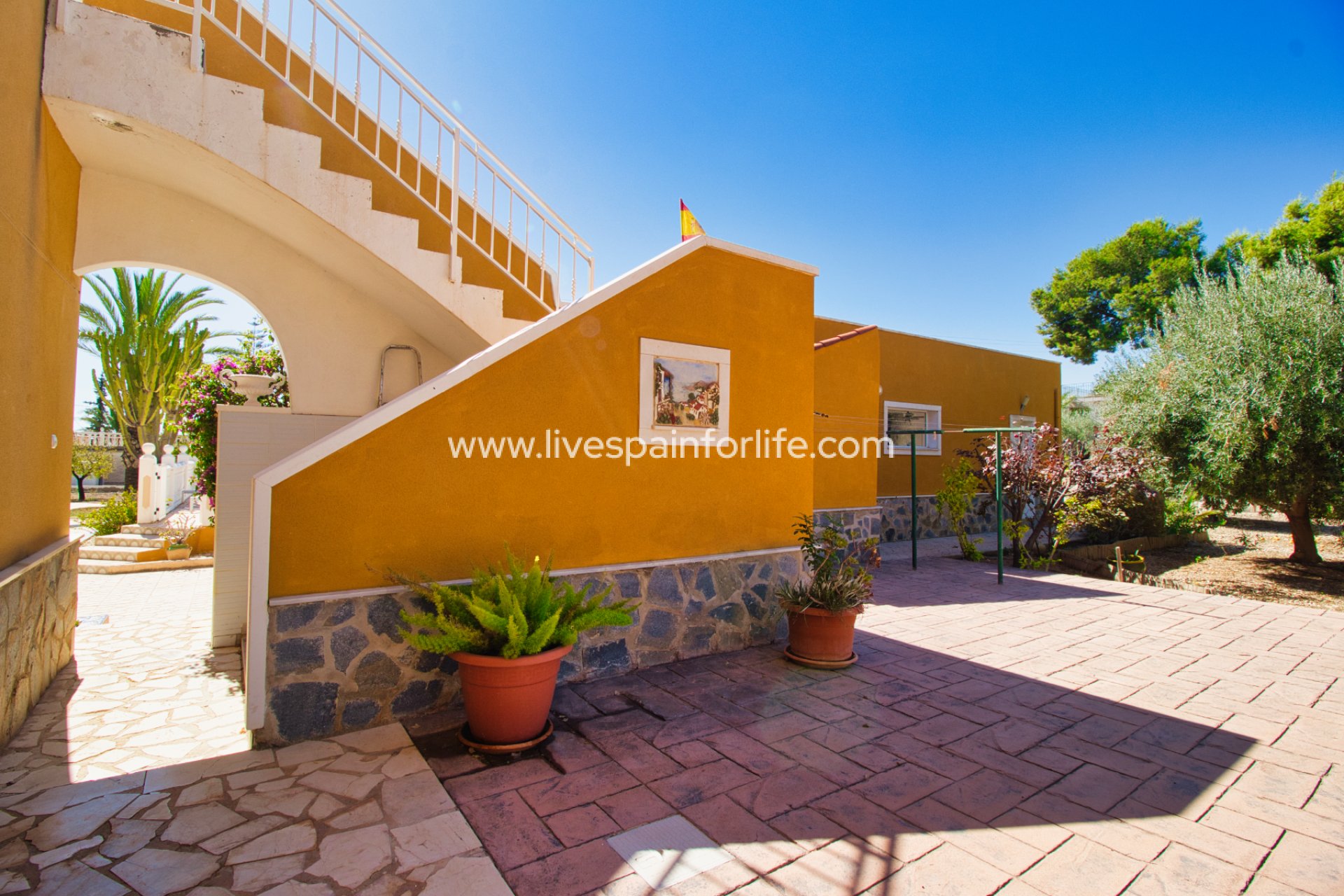 Resale - Country Property -
Albatera
