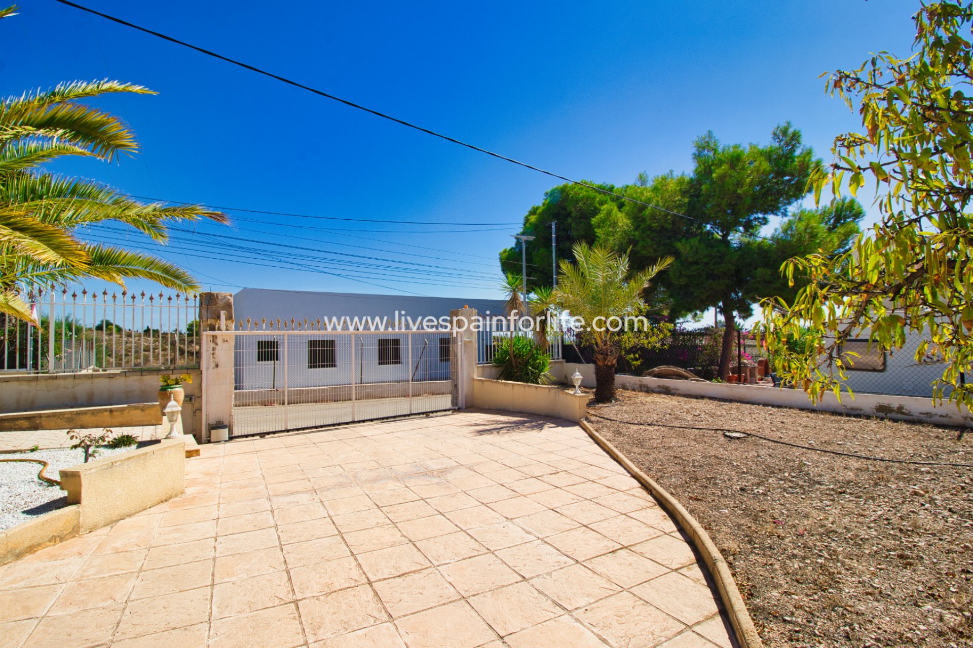 Resale - Country Property -
Albatera