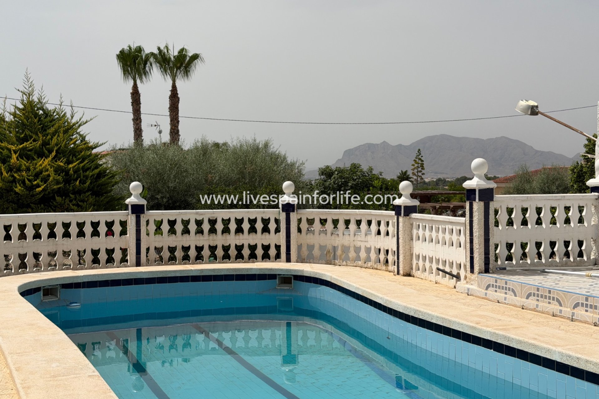 Resale - Country Property -
Albatera