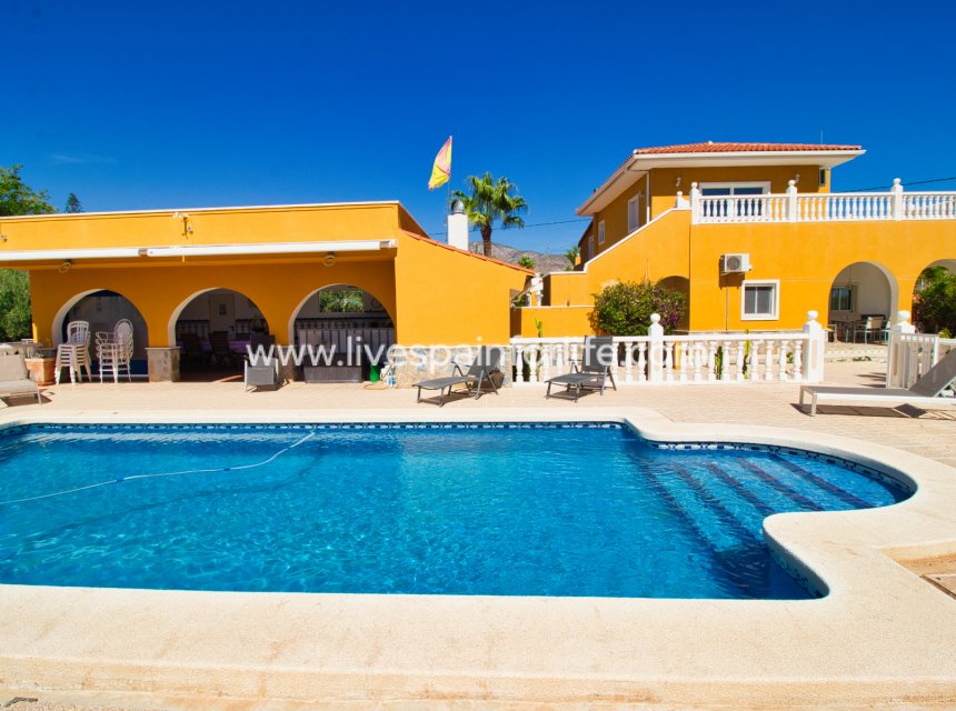 Resale - Country Property -
Albatera