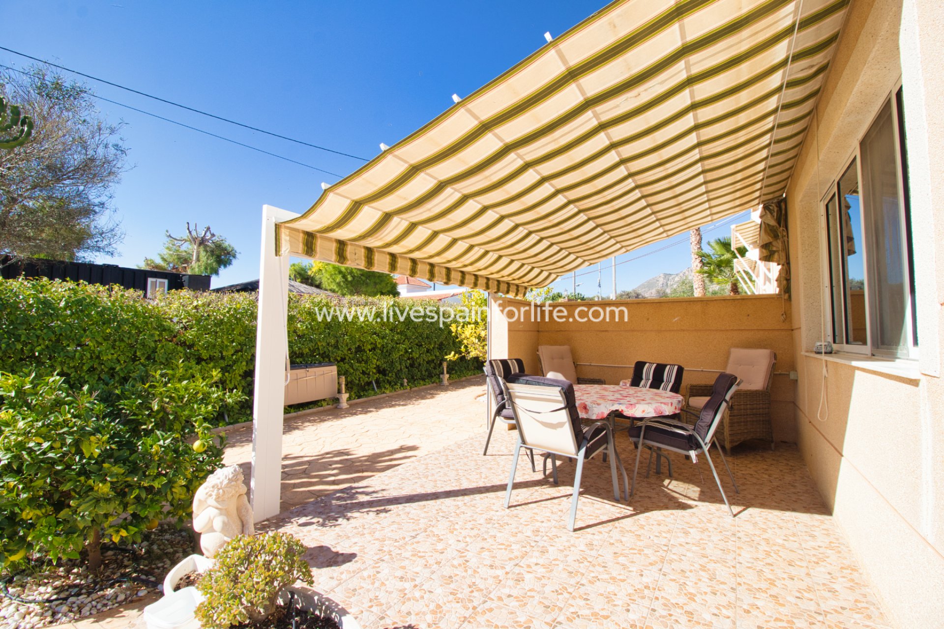 Resale - Country Property -
Albatera