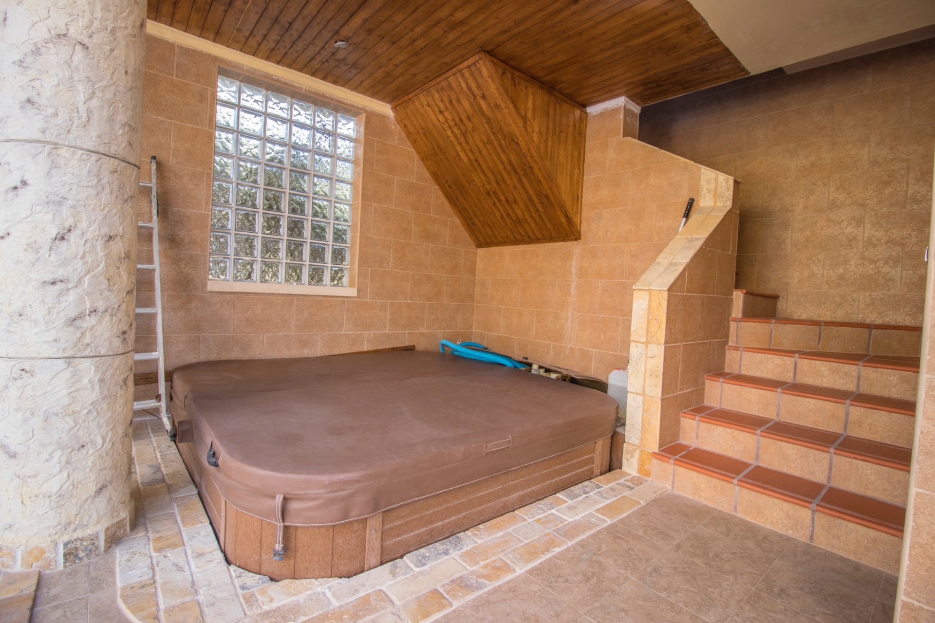 Resale - Country Property -
Alicante