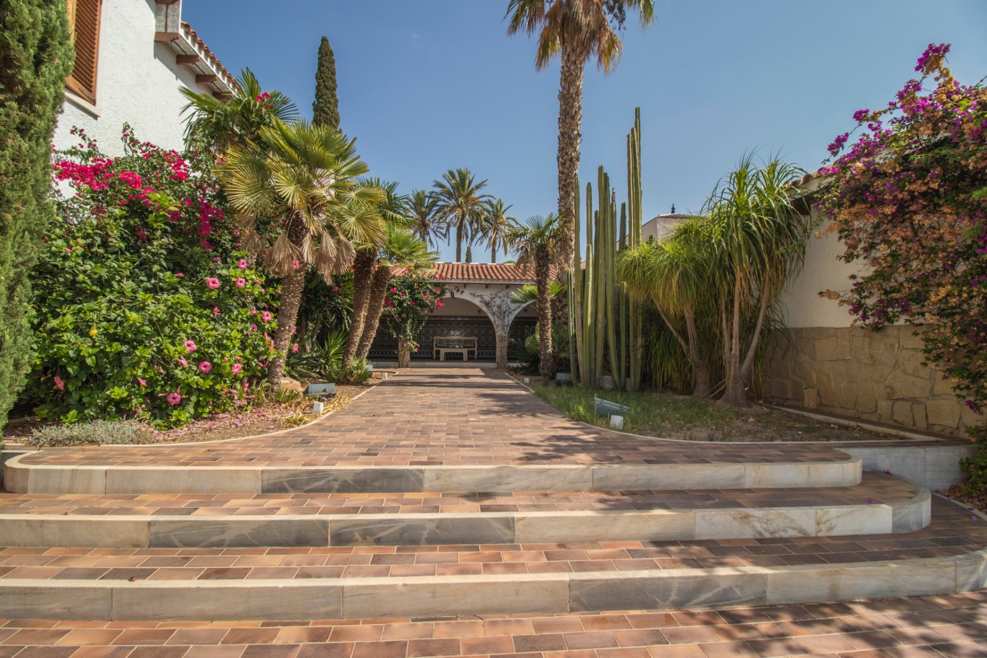 Resale - Country Property -
Alicante