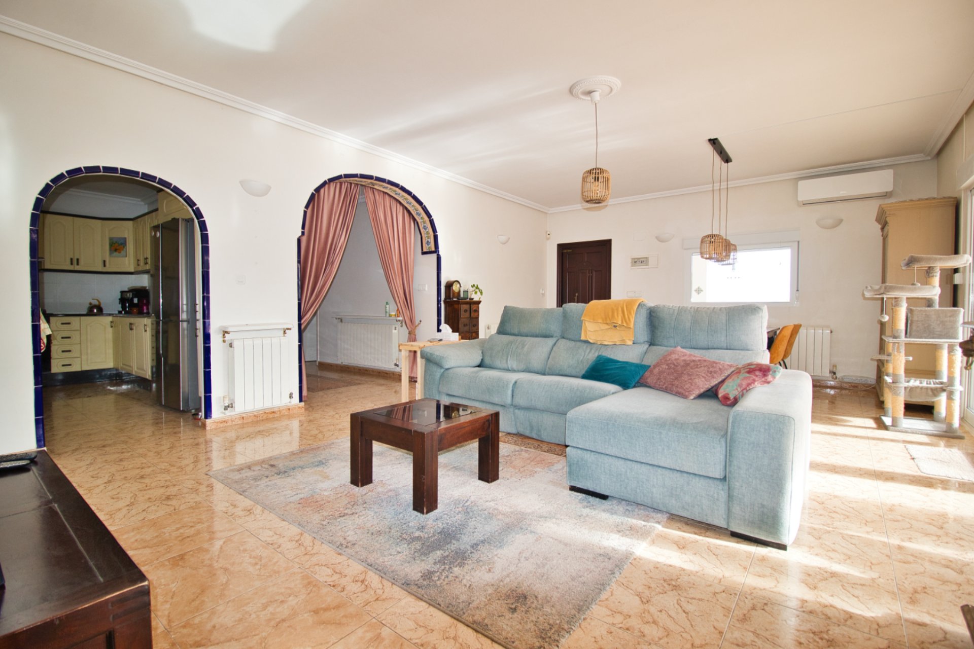 Resale - Country Property -
Alicante