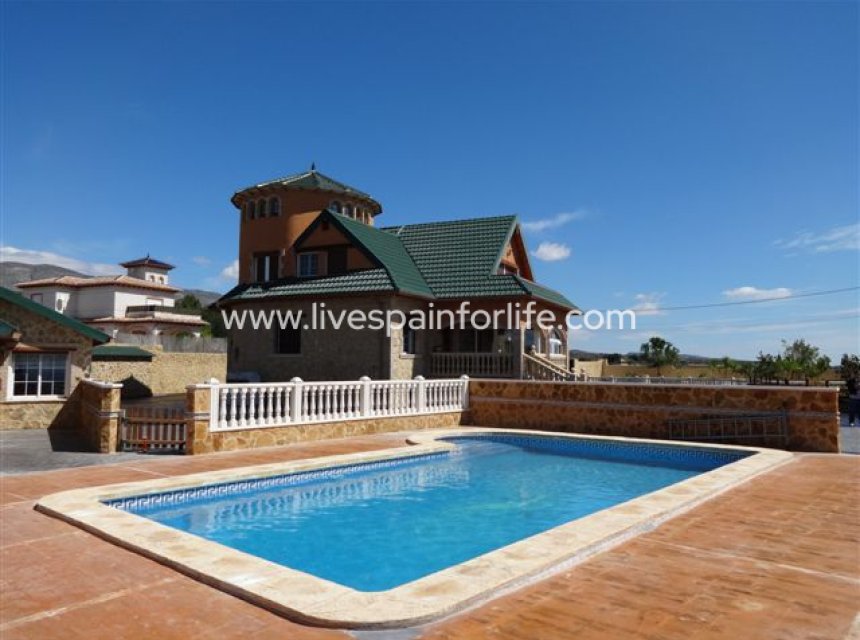 Resale - Country Property -
Alicante