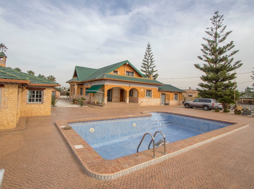 Resale - Country Property -
Alicante