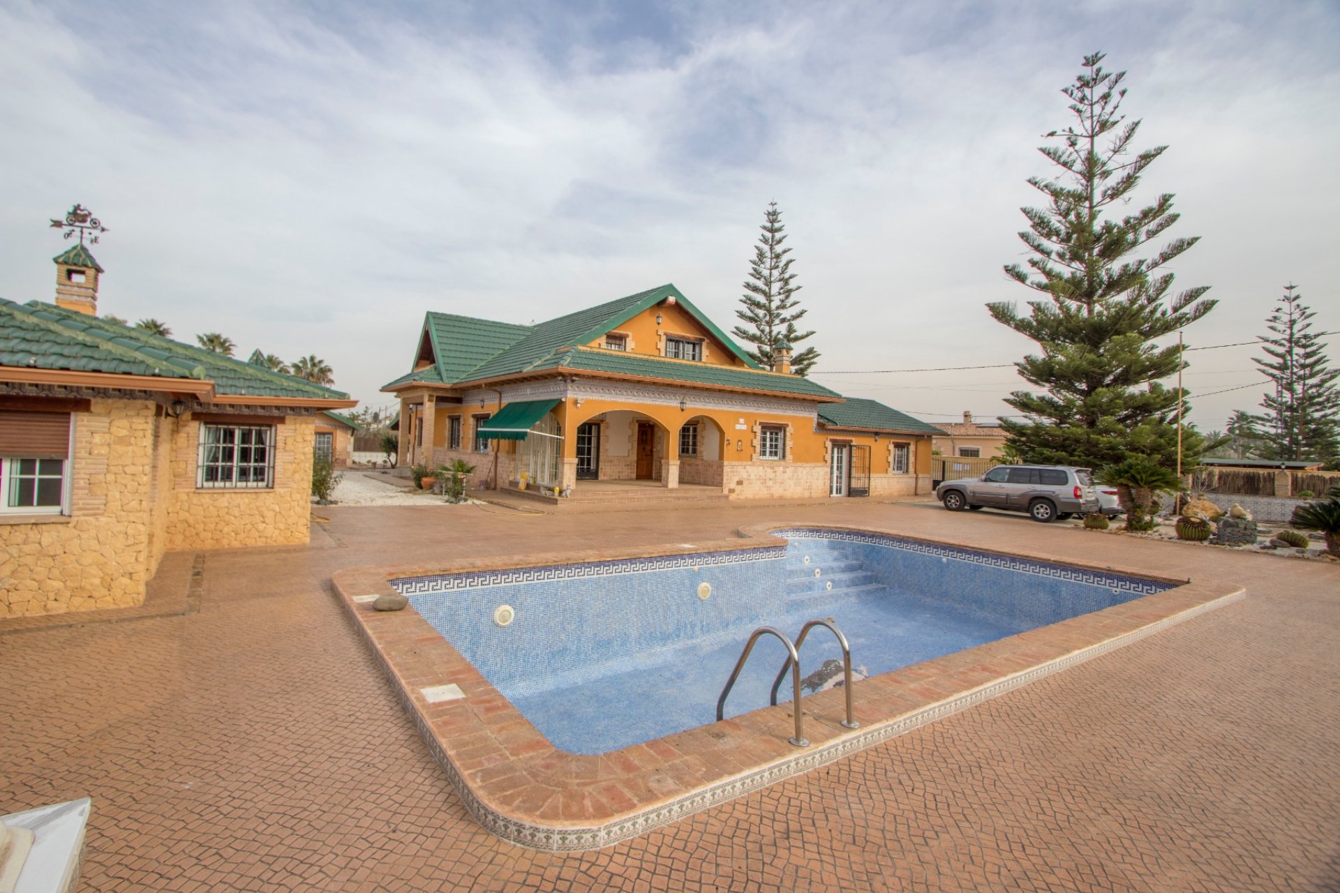 Resale - Country Property -
Alicante