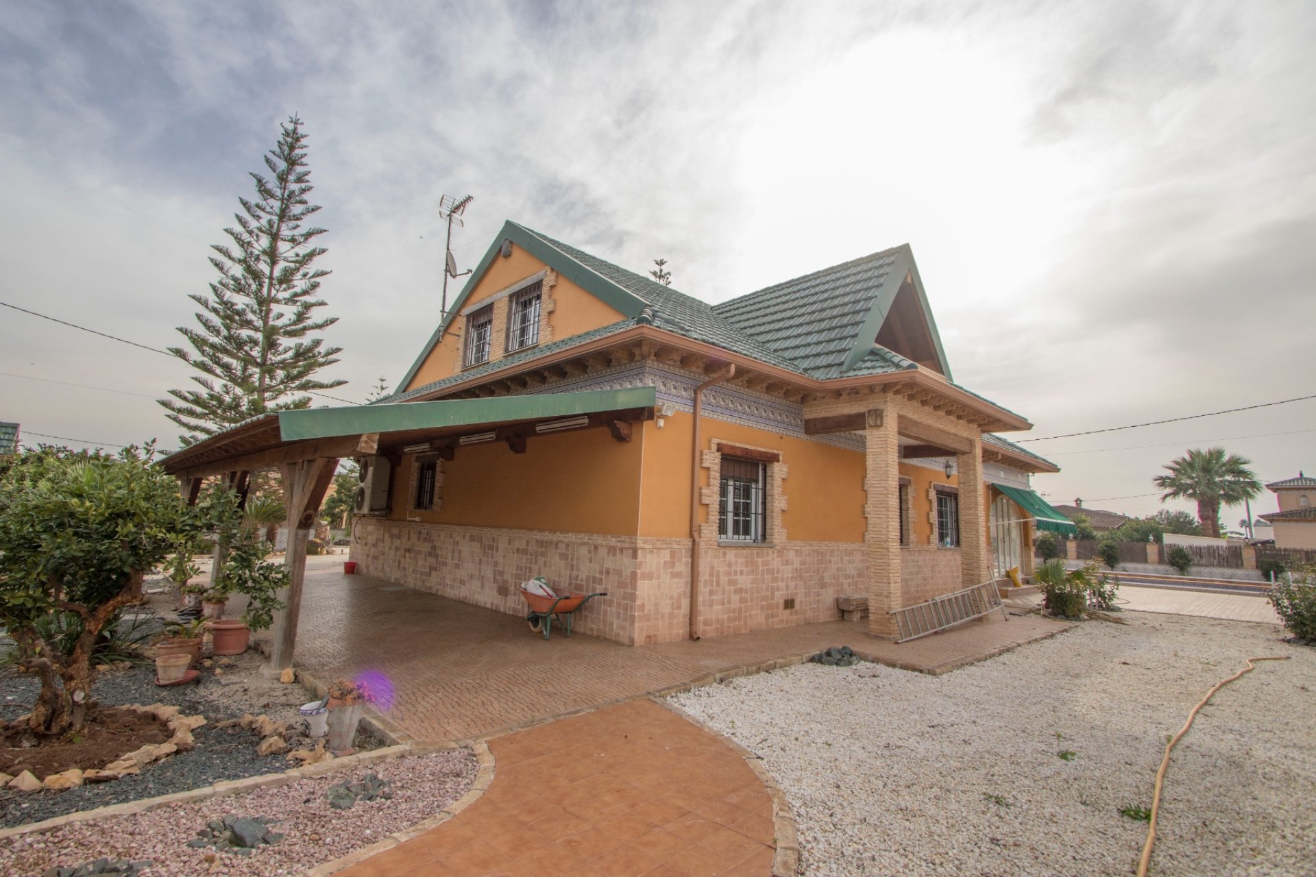 Resale - Country Property -
Alicante