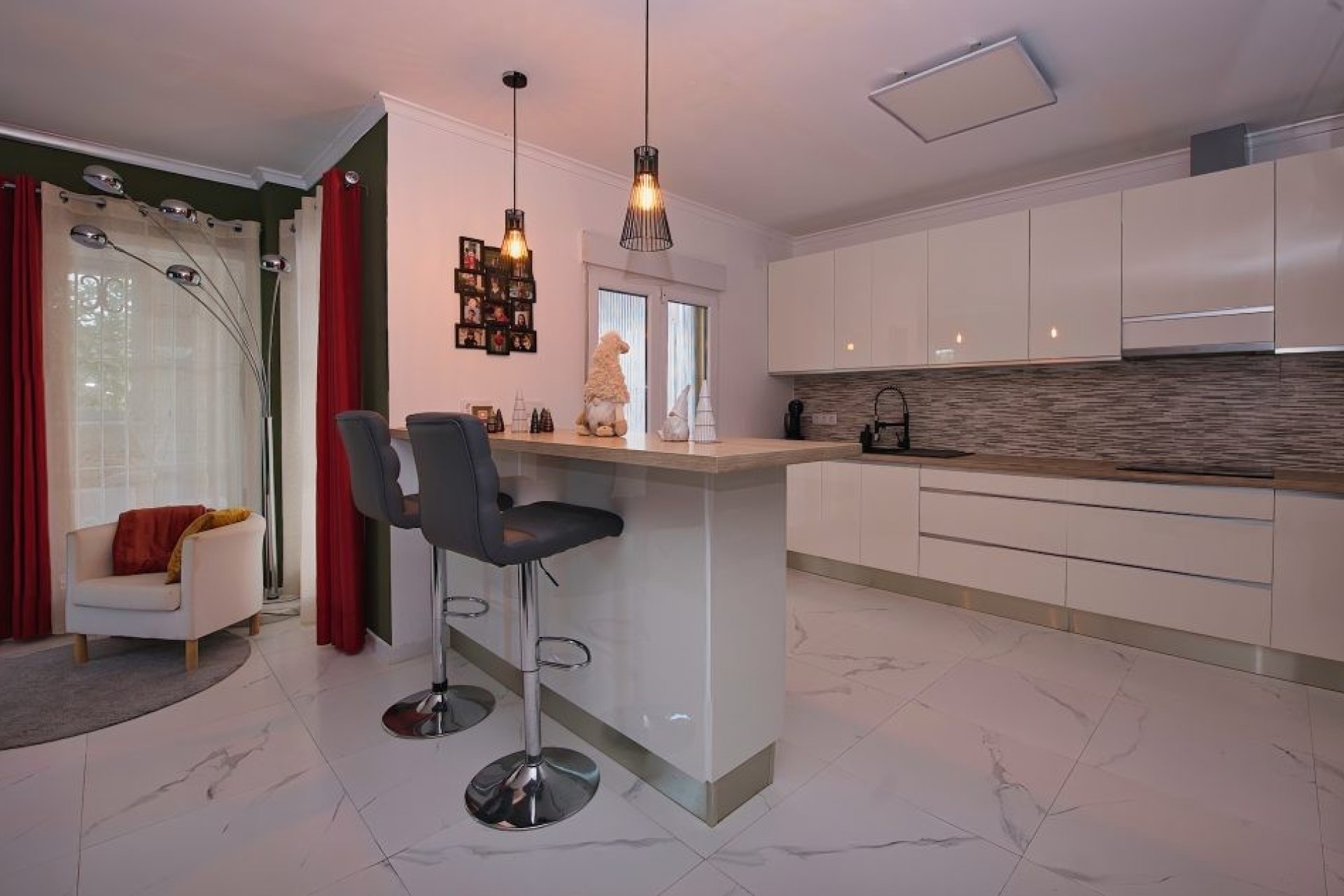 Resale - Country Property -
Alicante