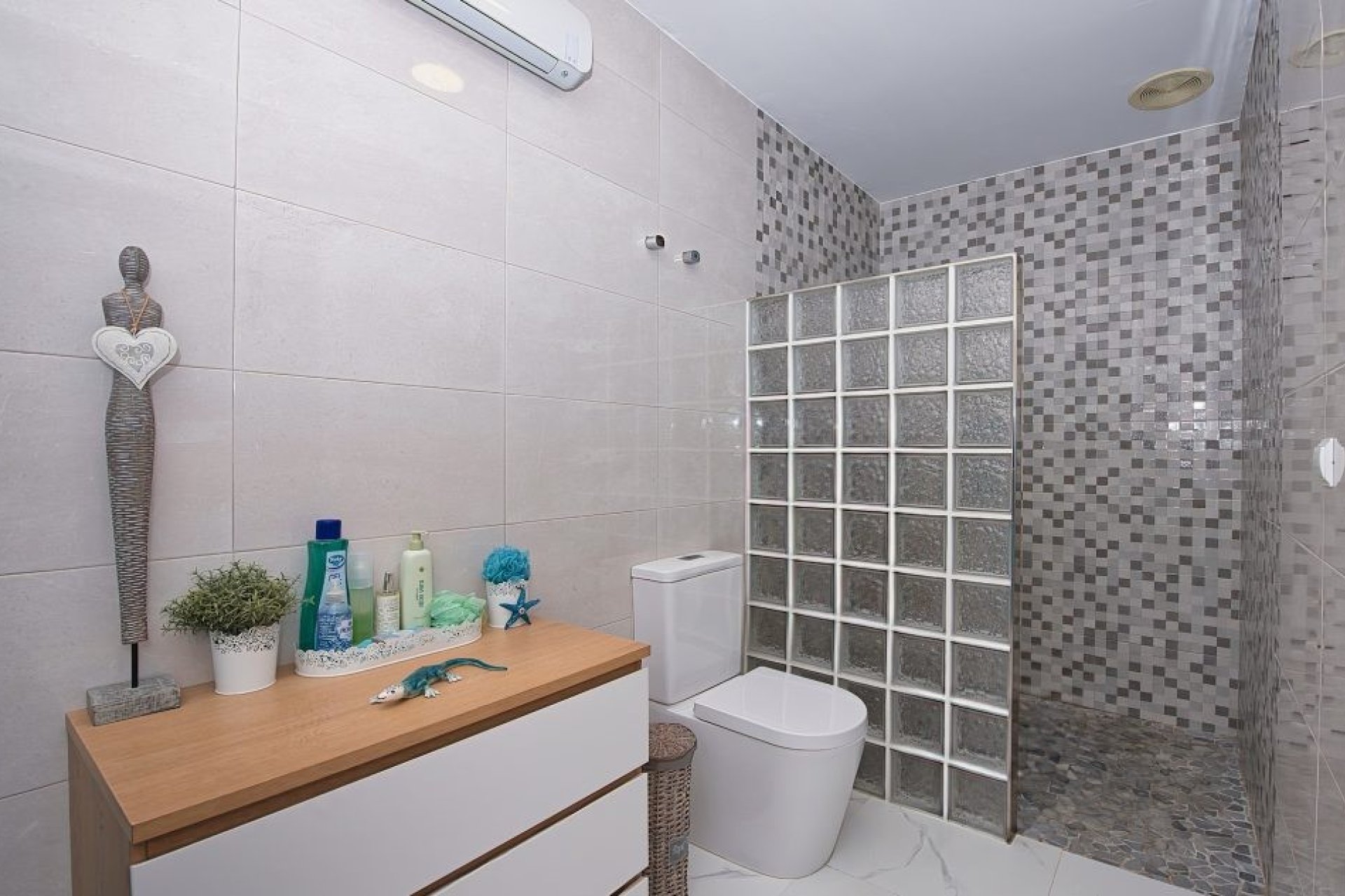 Resale - Country Property -
Alicante