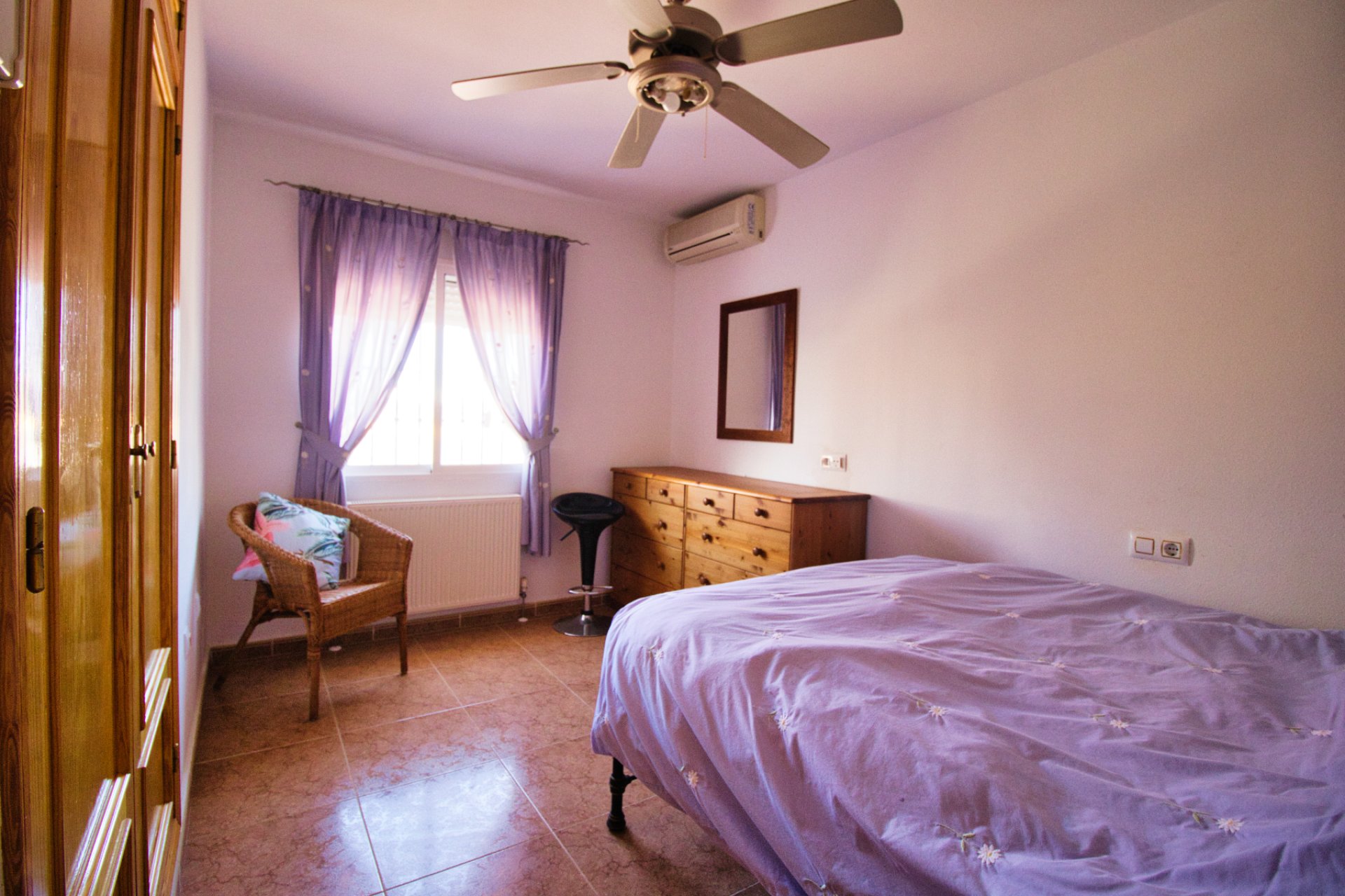 Resale - Country Property -
Alicante