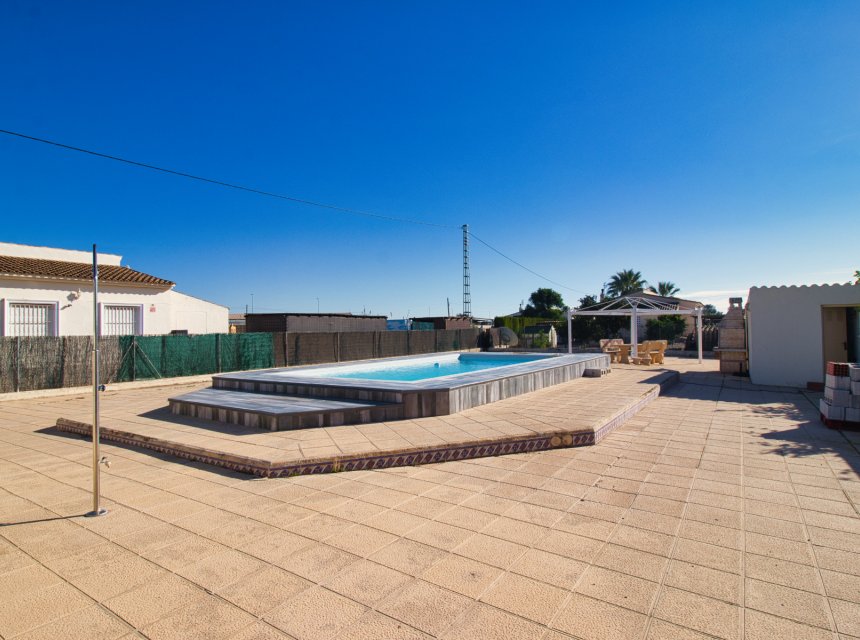 Resale - Country Property -
Alicante