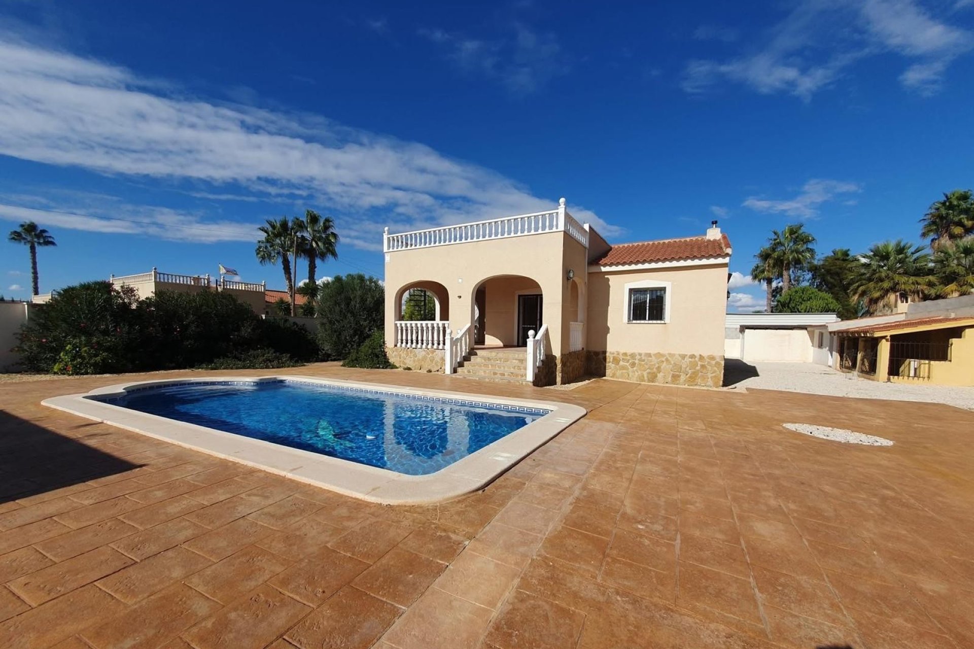 Resale - Country Property -
Alicante