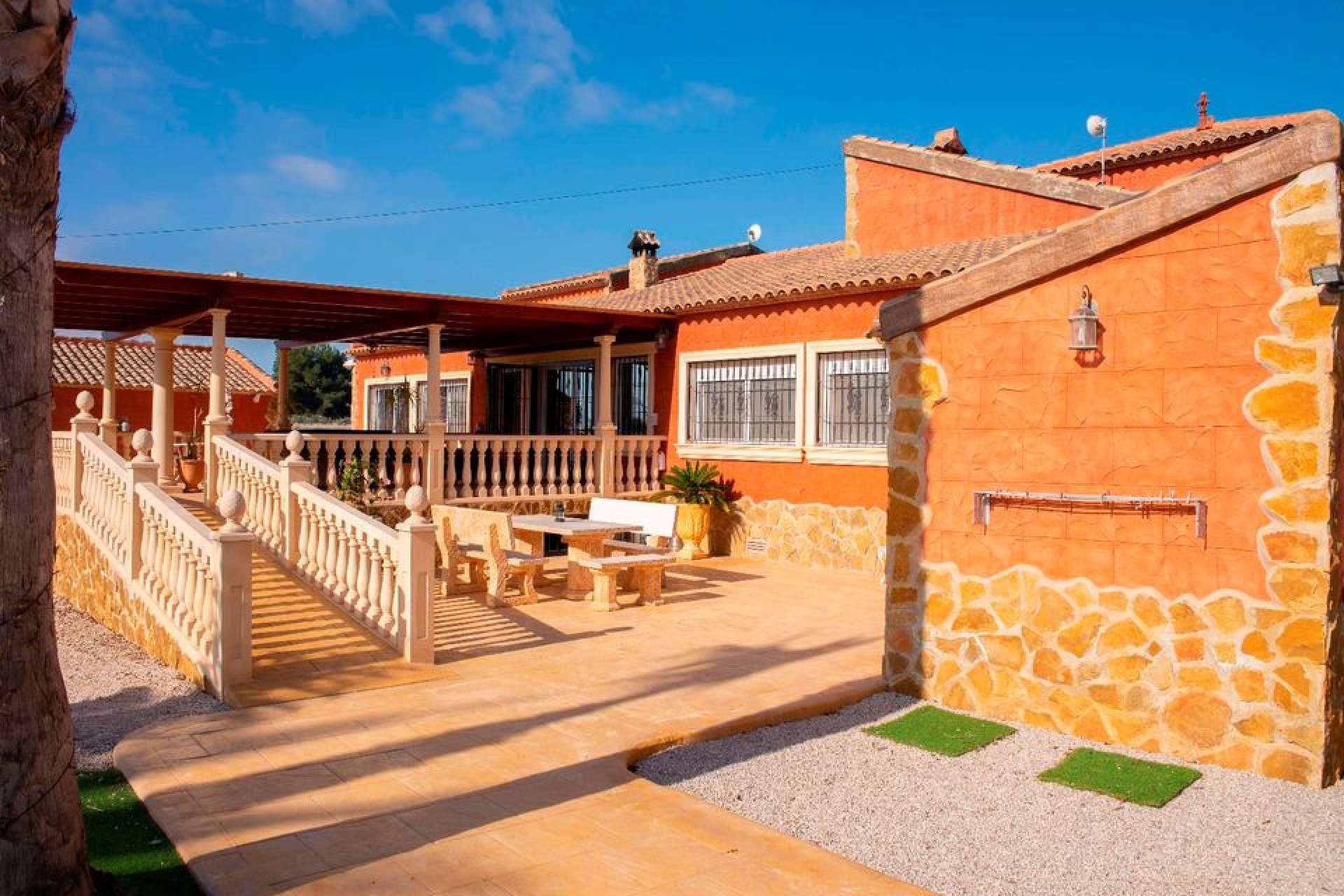 Resale - Country Property -
Alicante