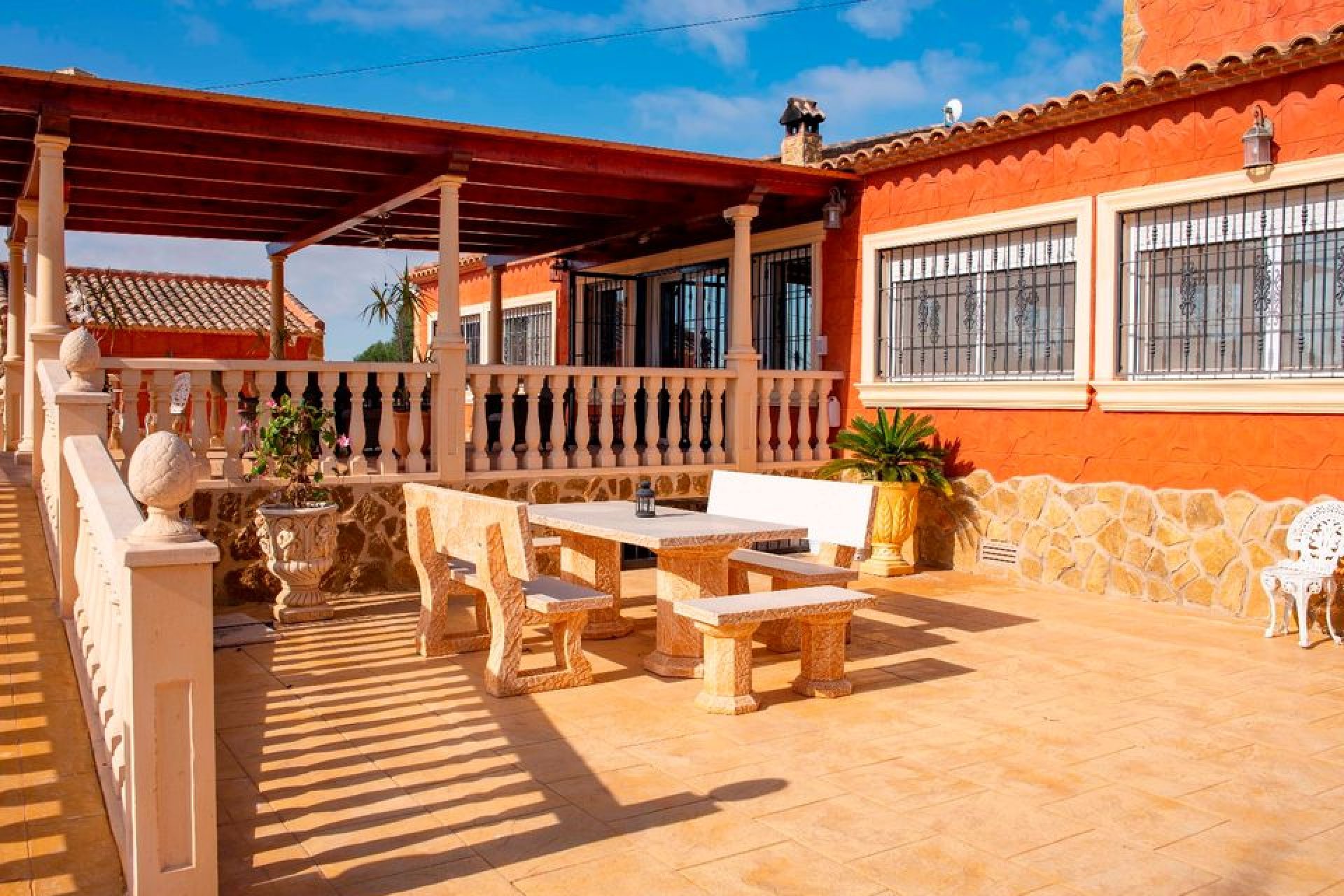 Resale - Country Property -
Alicante