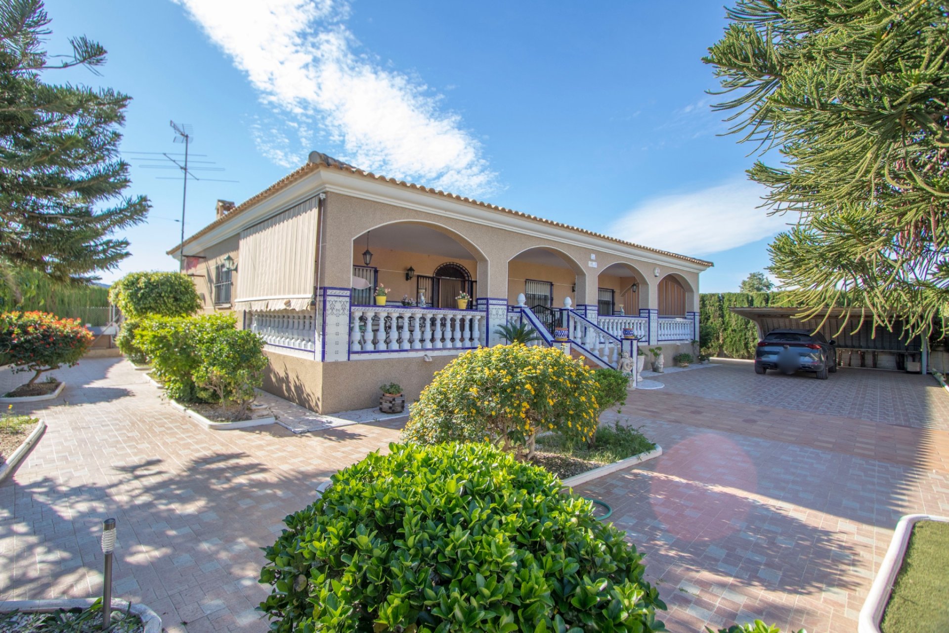 Resale - Country Property -
Alicante