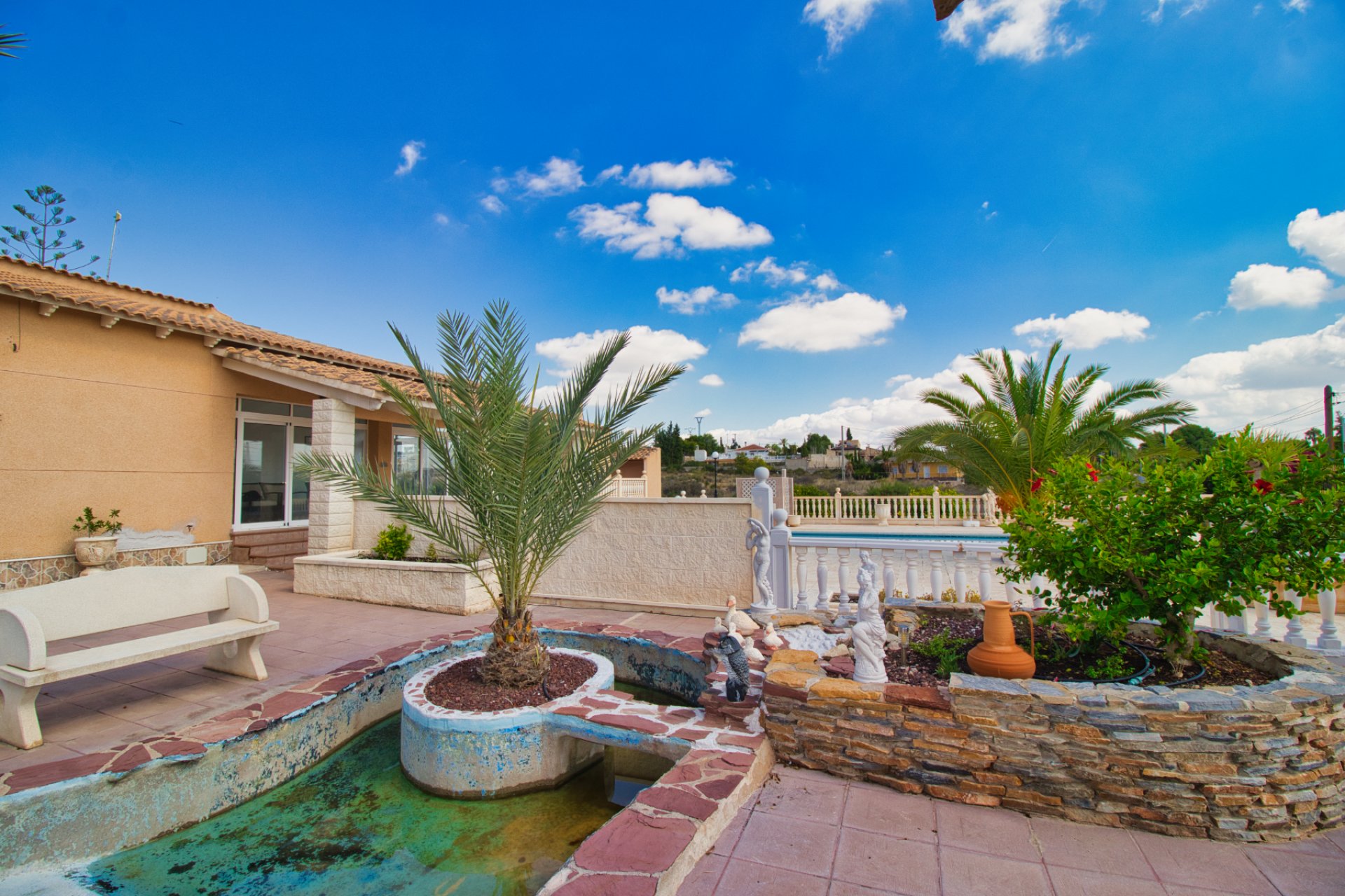 Resale - Country Property -
Alicante