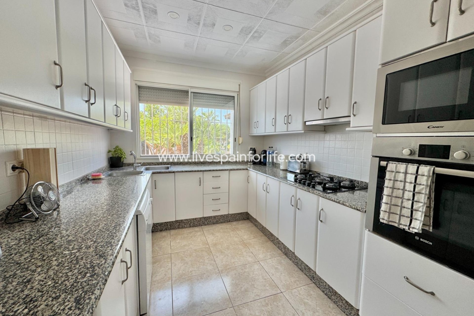 Resale - Country Property -
Alicante