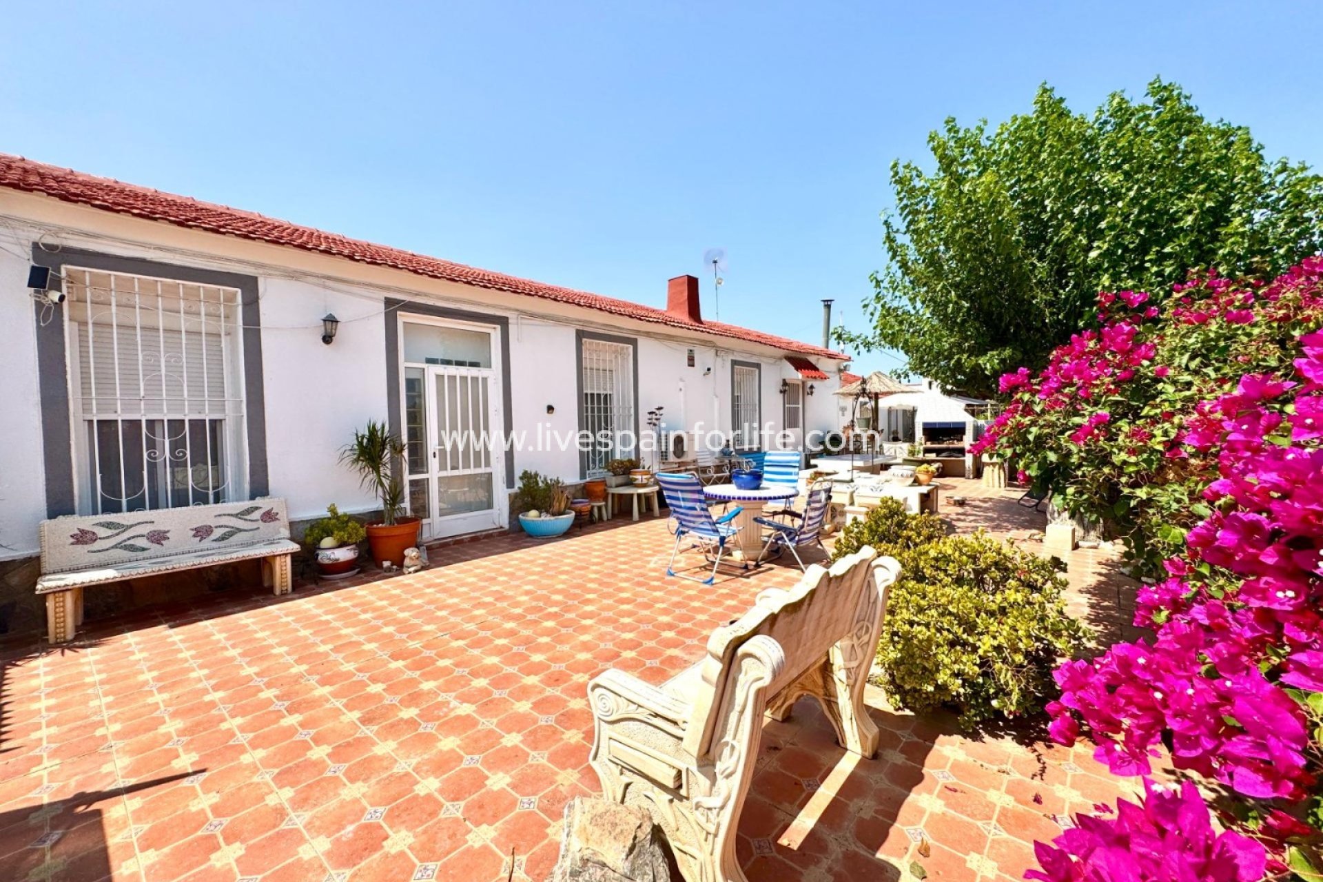 Resale - Country Property -
Alicante