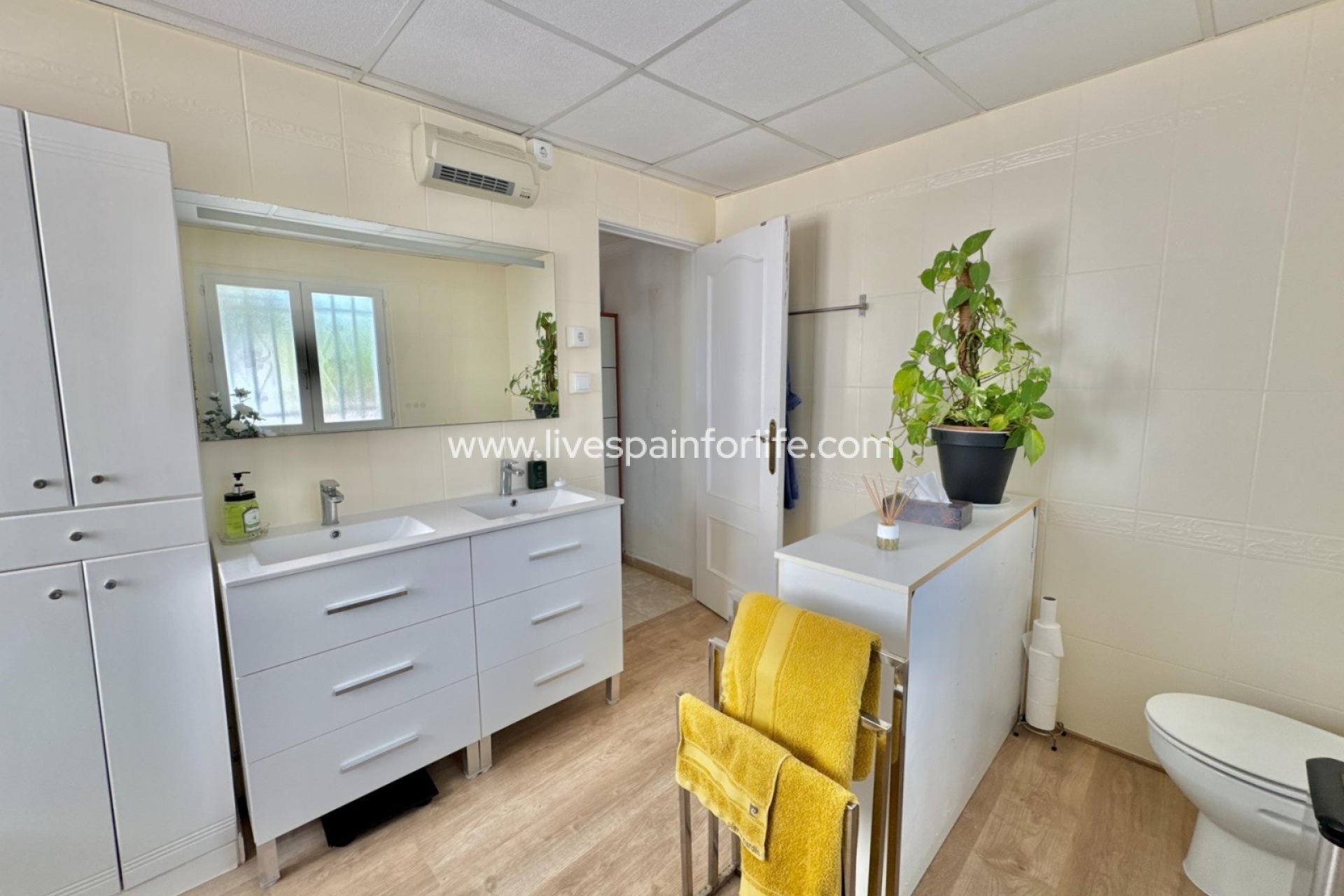 Resale - Country Property -
Alicante